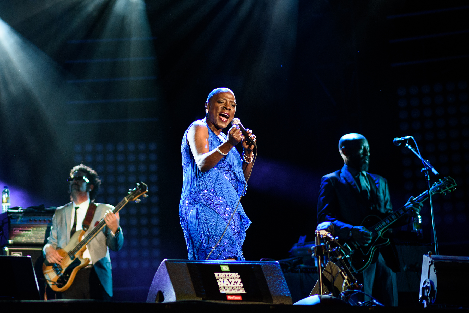 Nikkor AF-S 85mm 1.8g. Rest in peace Sharon Jones...