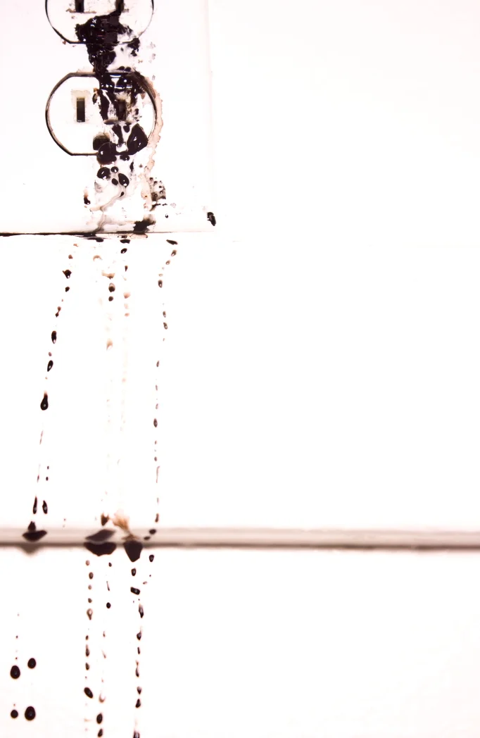 March 2009. Exploring the idea of “darkness” in ordinary objects; “Outlet” 1 of 6.
Medium: Canon XSi, Photography.