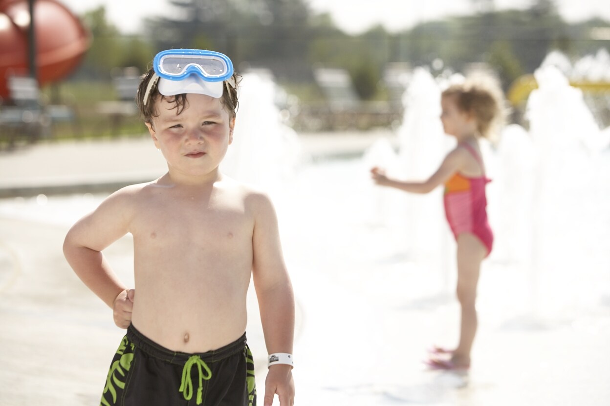 ExteriorPool_BoyGoggles_041.jpg