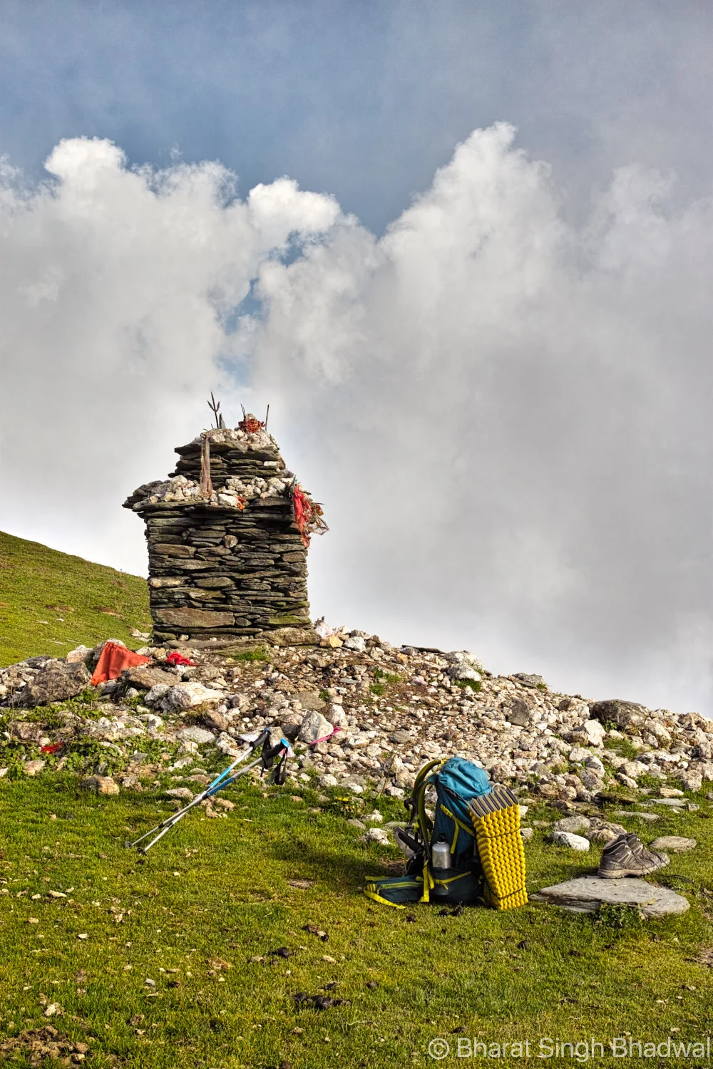 My trekking gear sprawled at Jalsu Pass. A big shout out to Decathlon Sports India (Quechua).