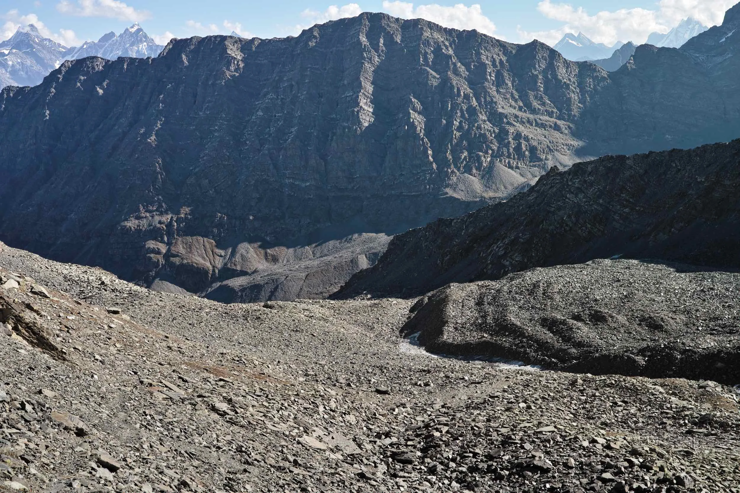 The trail from Mani Mahesh to Kalah pass is all shale and moraine