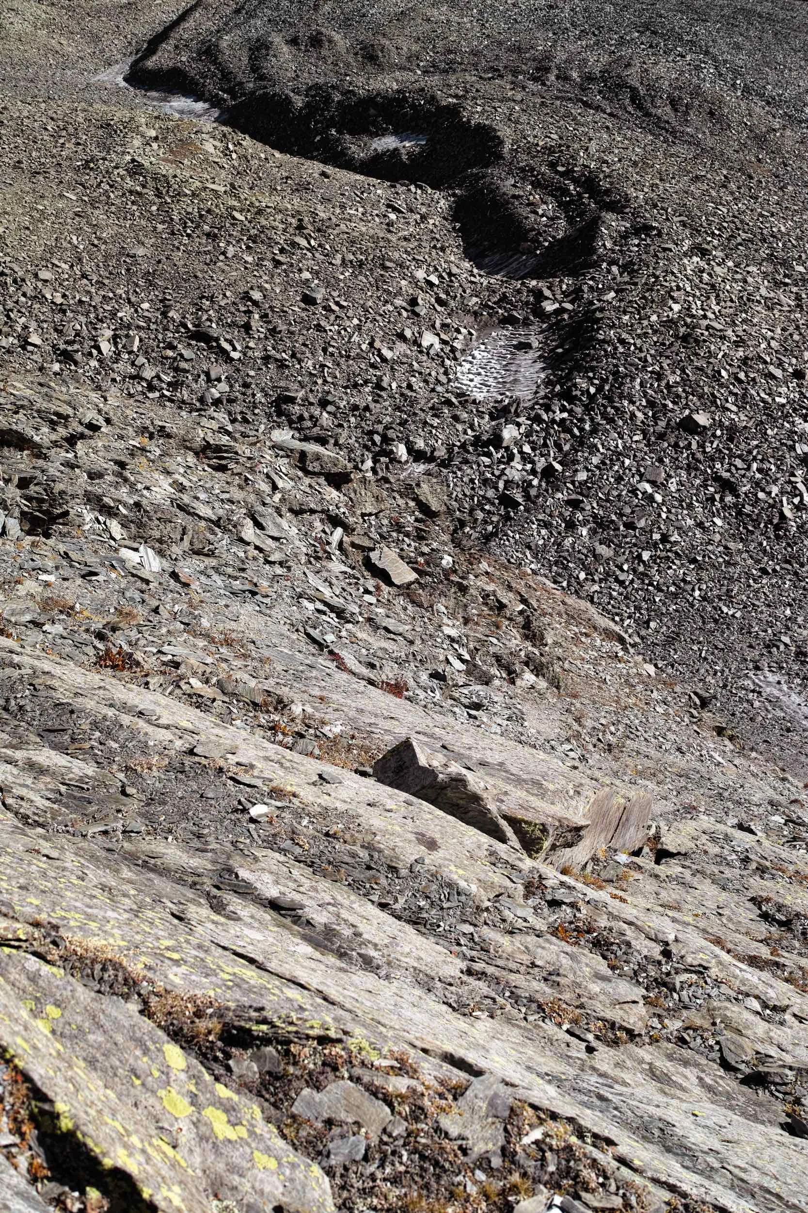 Glaciated remains and moraine along the pass