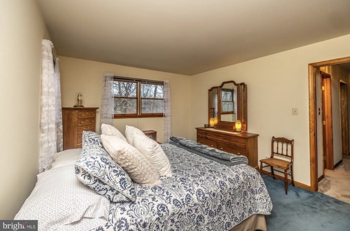 Pottstown, PA Realtor: Linda Kennedy 610-909-8732 Photographer: Shawn Sims TrueVine Photography