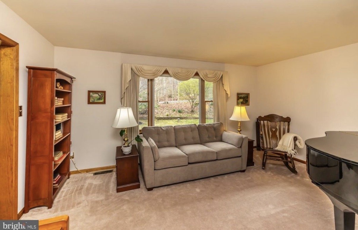 Pottstown, PA Realtor: Linda Kennedy 610-909-8732 Photographer: Shawn Sims TrueVine Photography