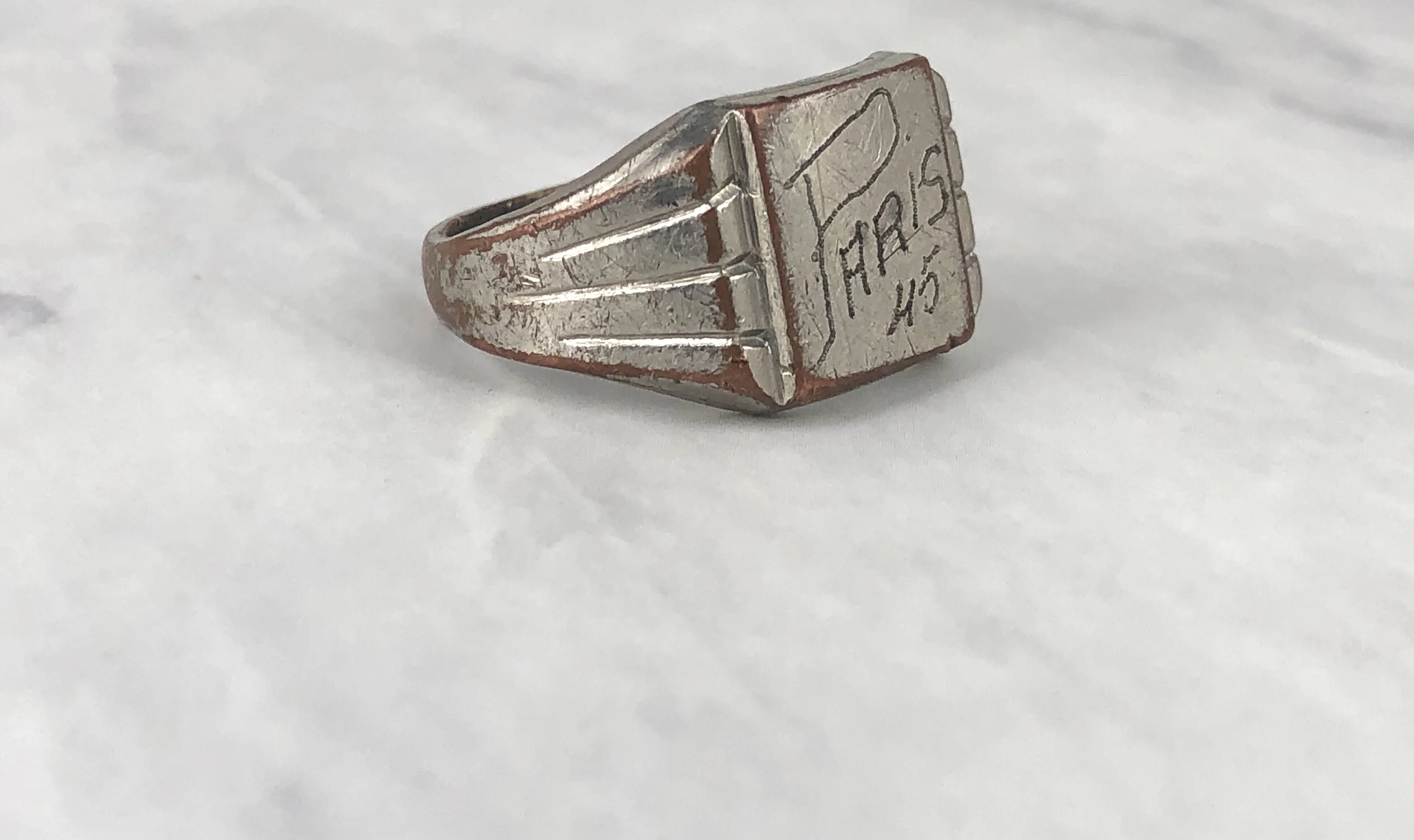 Vintage WW2 PARIS 45 Ring