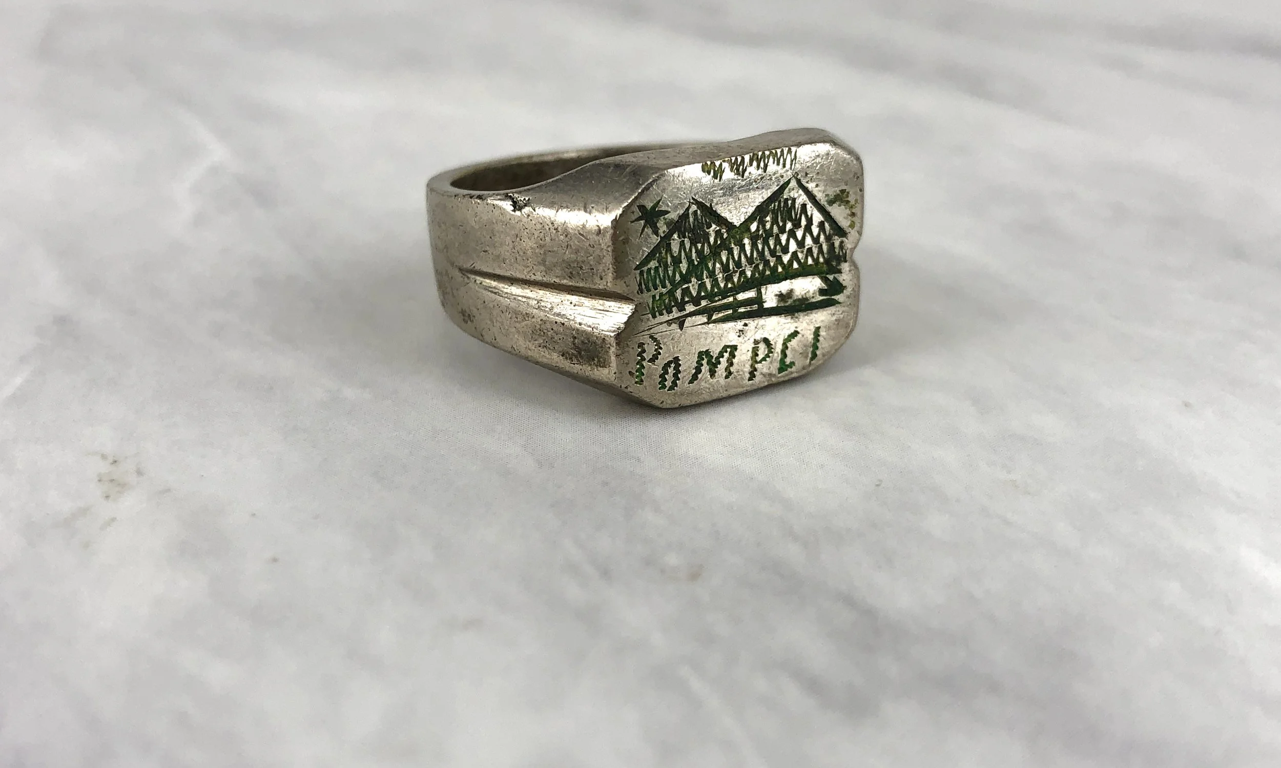 Vintage WW2 era Pompei Mt Vesuvius Souvenir Ring