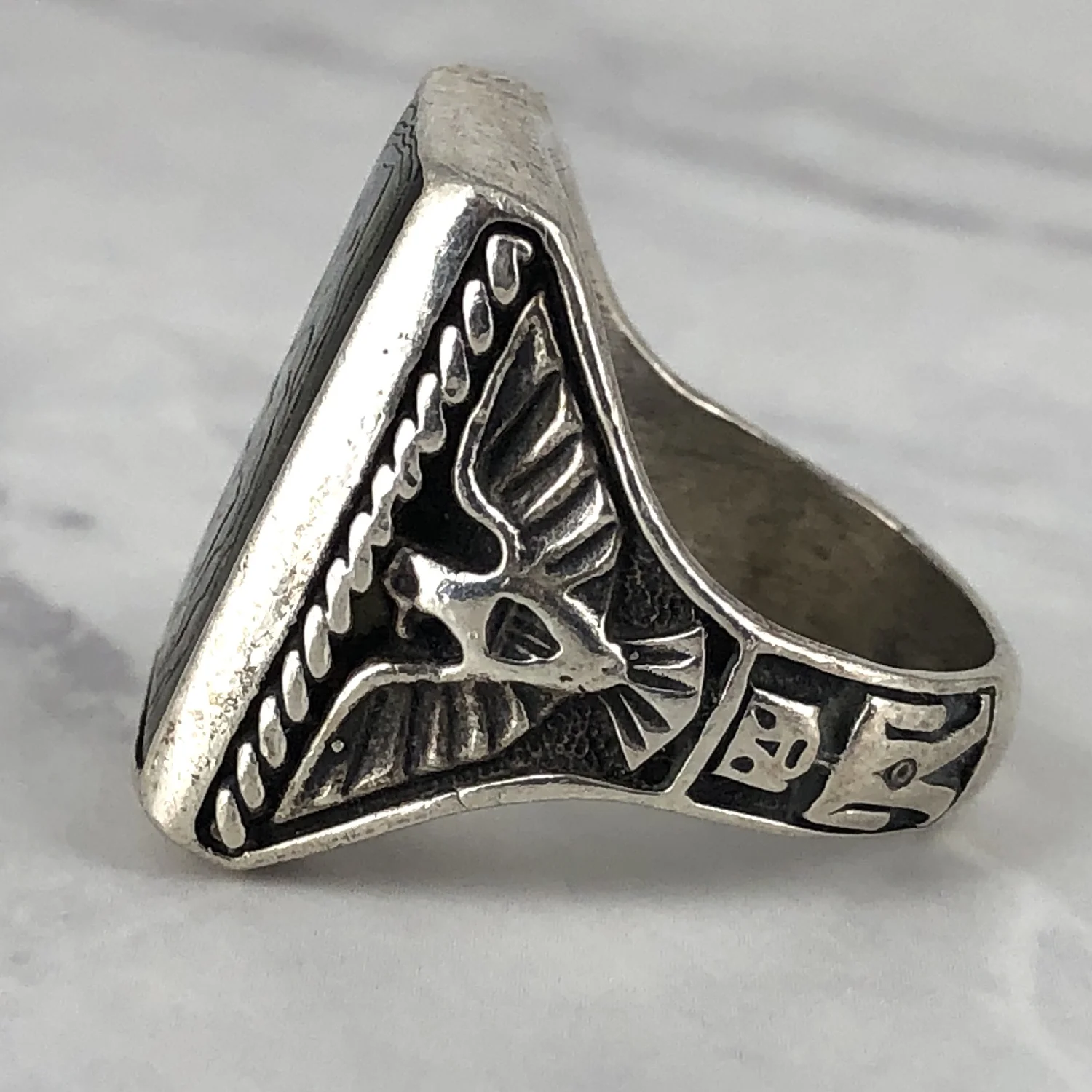 指輪・リング Vintage Fred Harvey Style Ring Vintage Fred Harvey Abalone Thunderbirds and Kachinas Ring — Worn