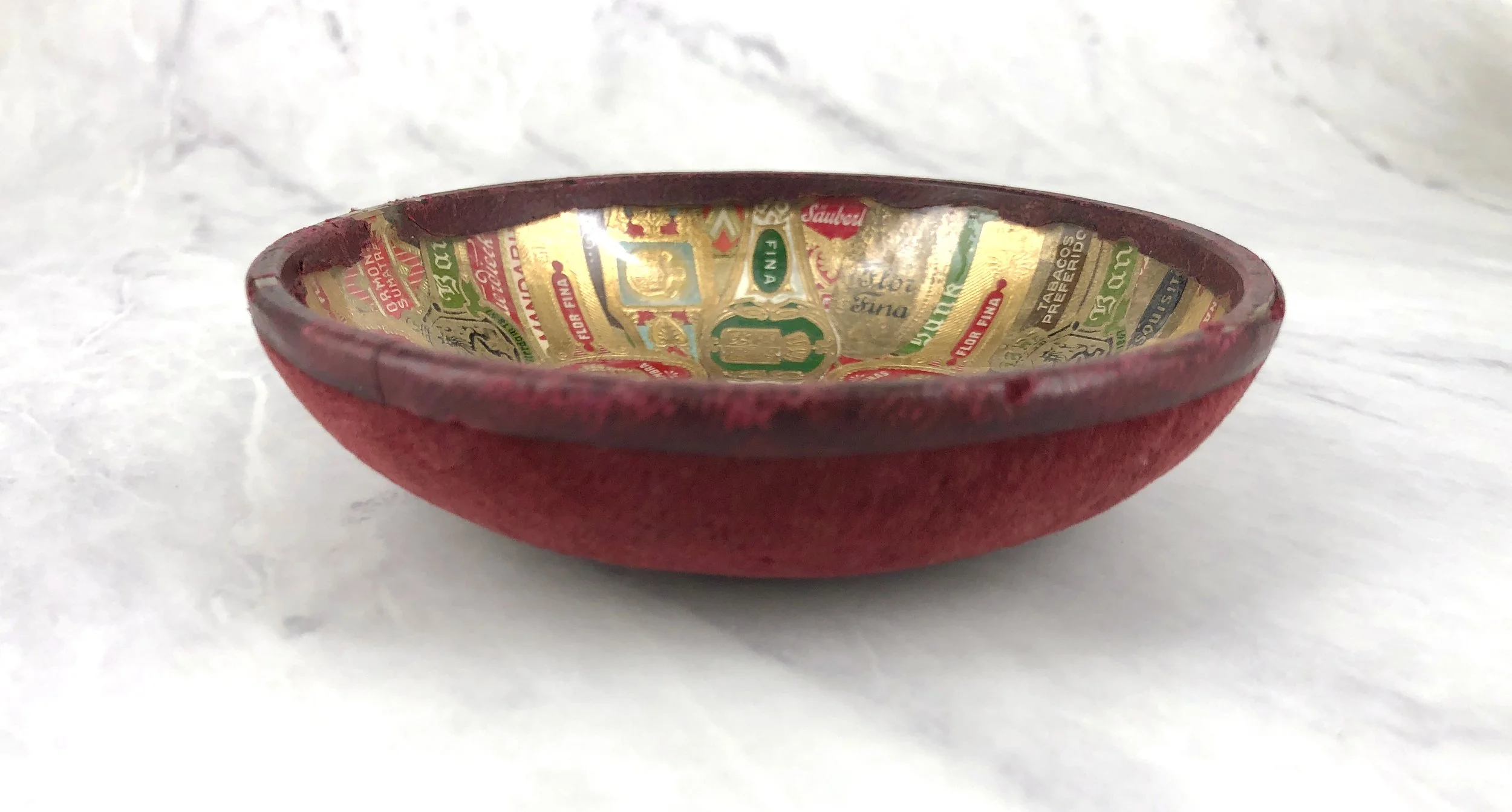 1900’s Flor Fina and Coronas Alhambra Cigar Band Decoupage Glass Dish