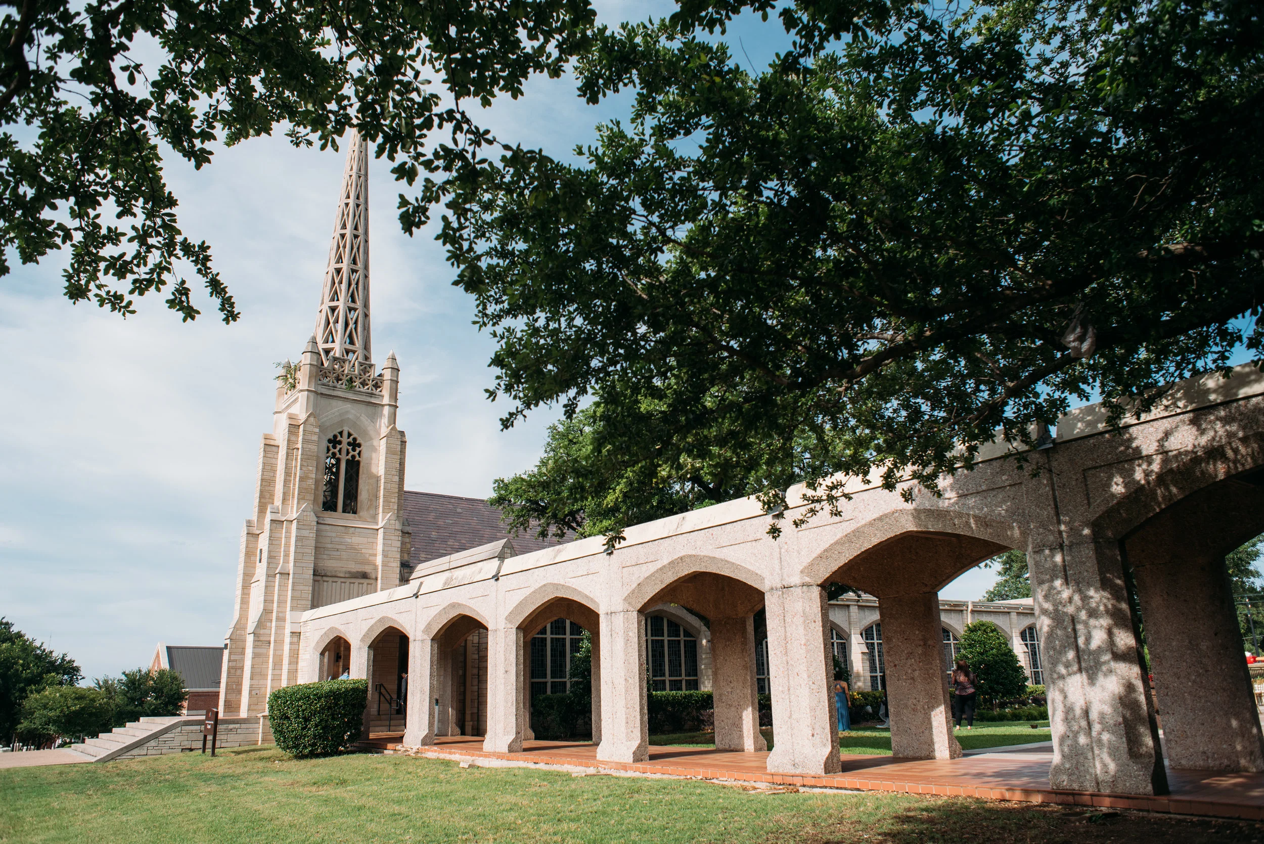 BelltowerChapelGarden-OutsideReception-AggieWedding-16.jpg