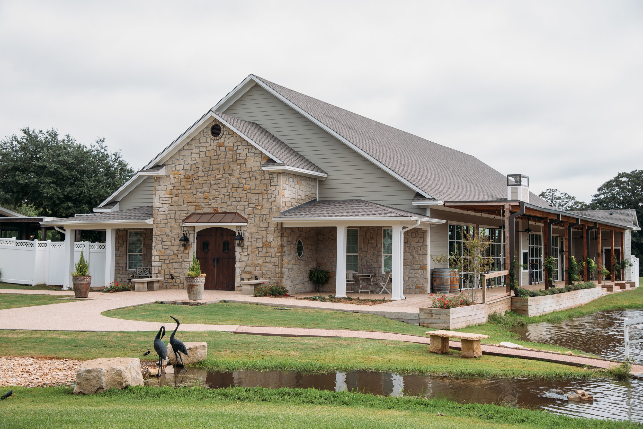 WeddingPhotographer_CollegeStation_InnAtQuarryRidge_01.jpg