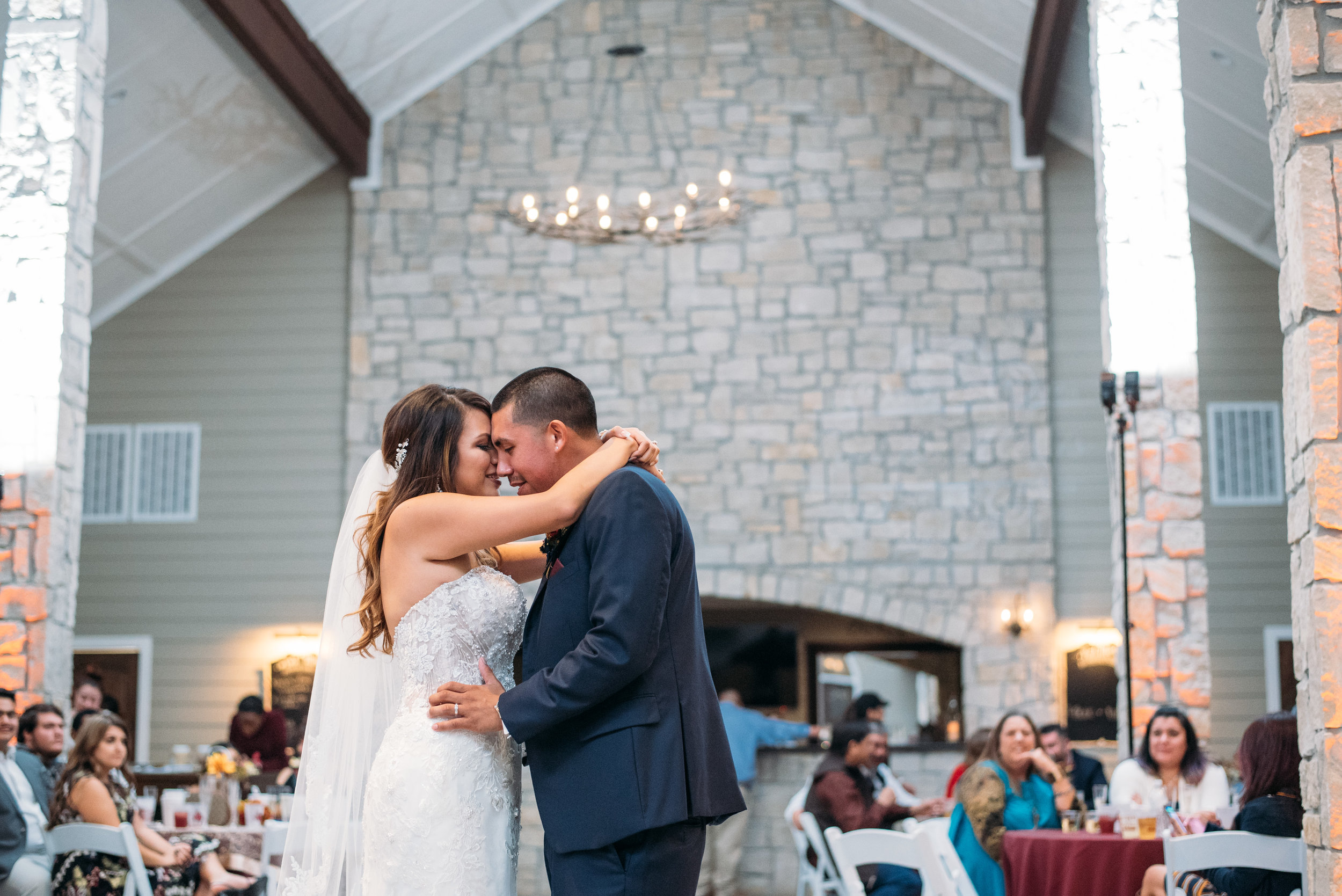 WeddingPhotographer_CollegeStation_InnAtQuarryRidge_33.jpg