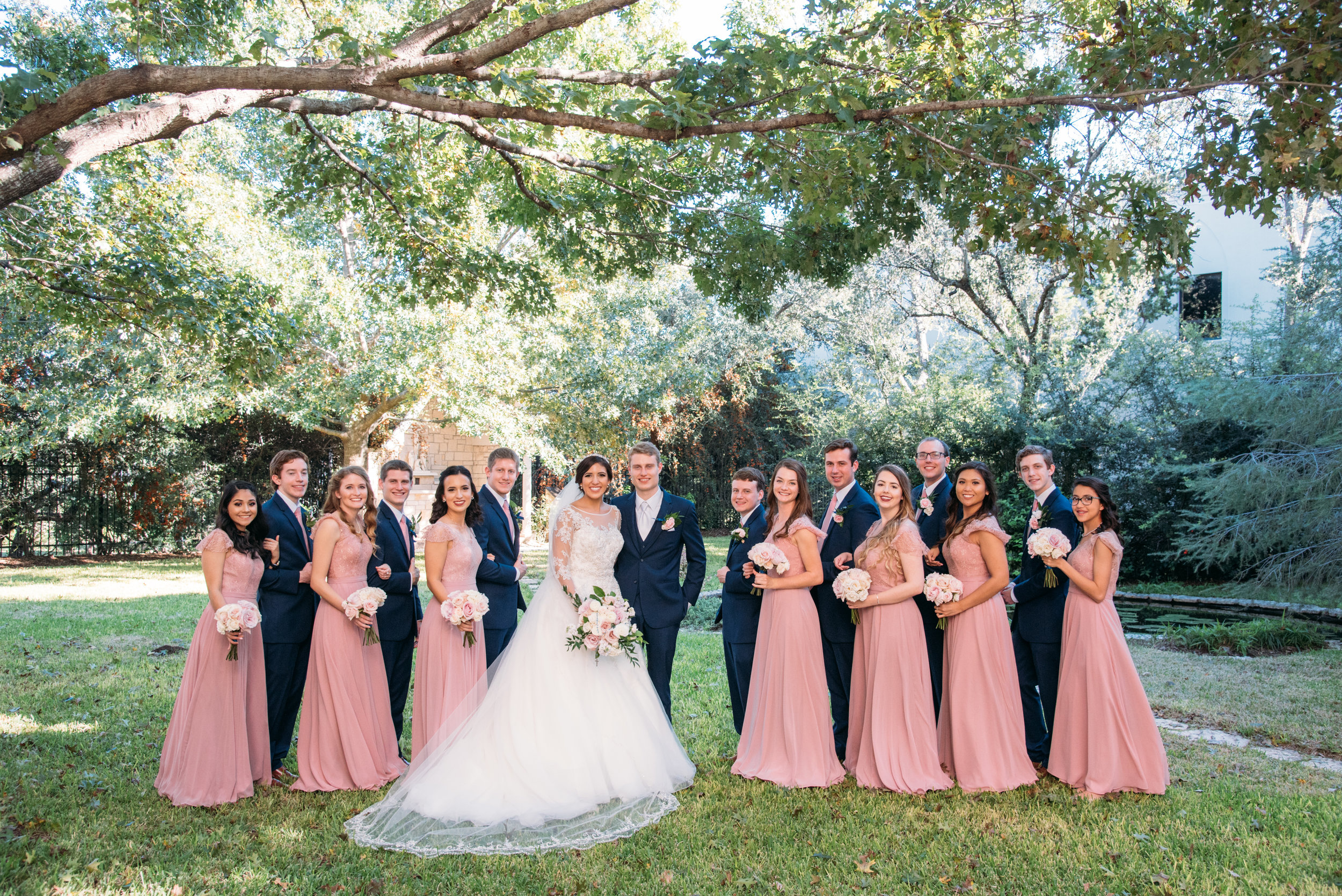 AggieWedding_CollegeStation_WeddingPhotographer_22.jpg