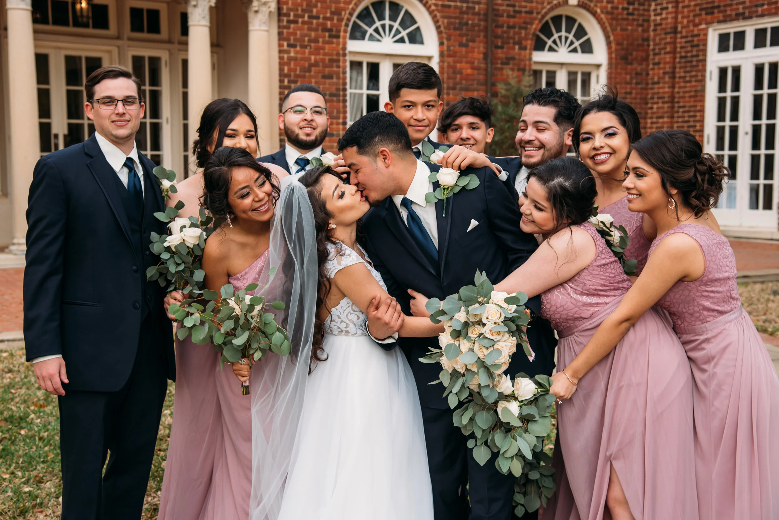 AstinMansion_CollegeStation_WeddingPhotographer036.jpg