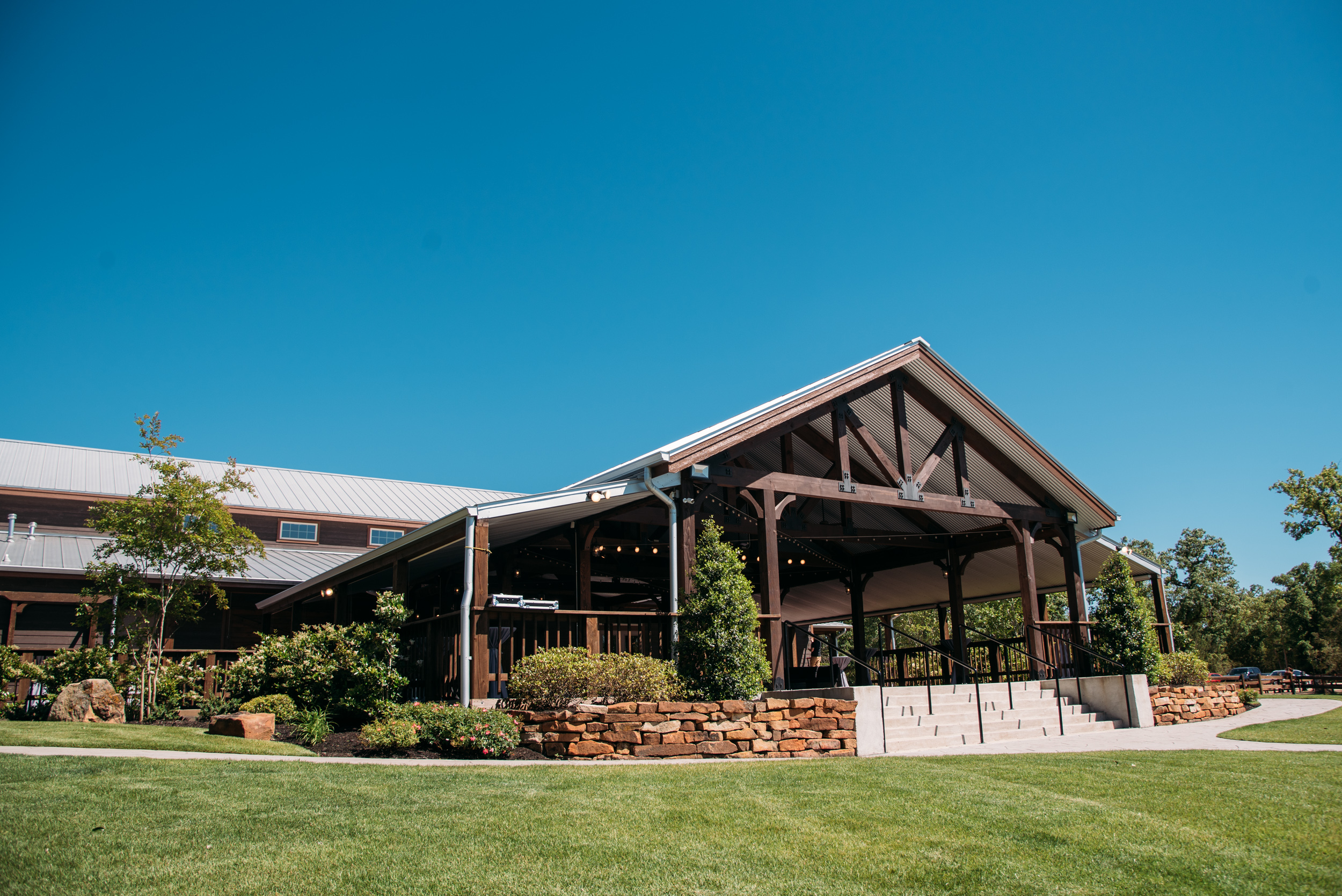 CollegeStation_WeddingPhotographer_PeachCreekRanch_002.jpg