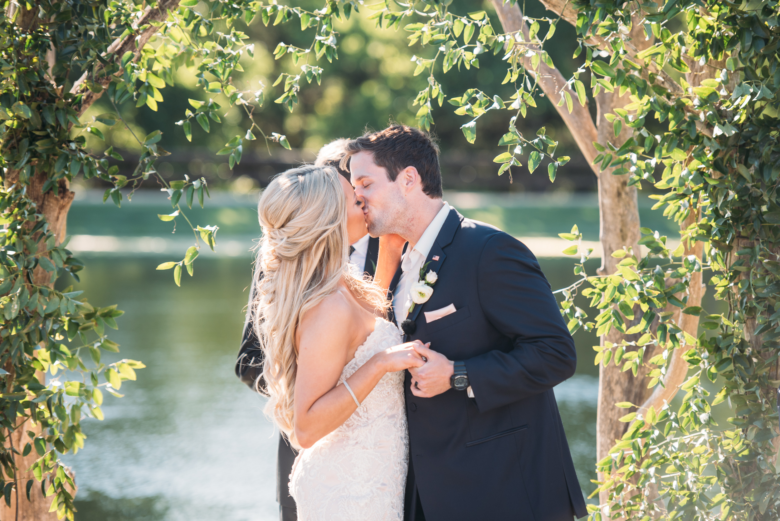 CollegeStation_WeddingPhotographer_PeachCreekRanch_037.jpg