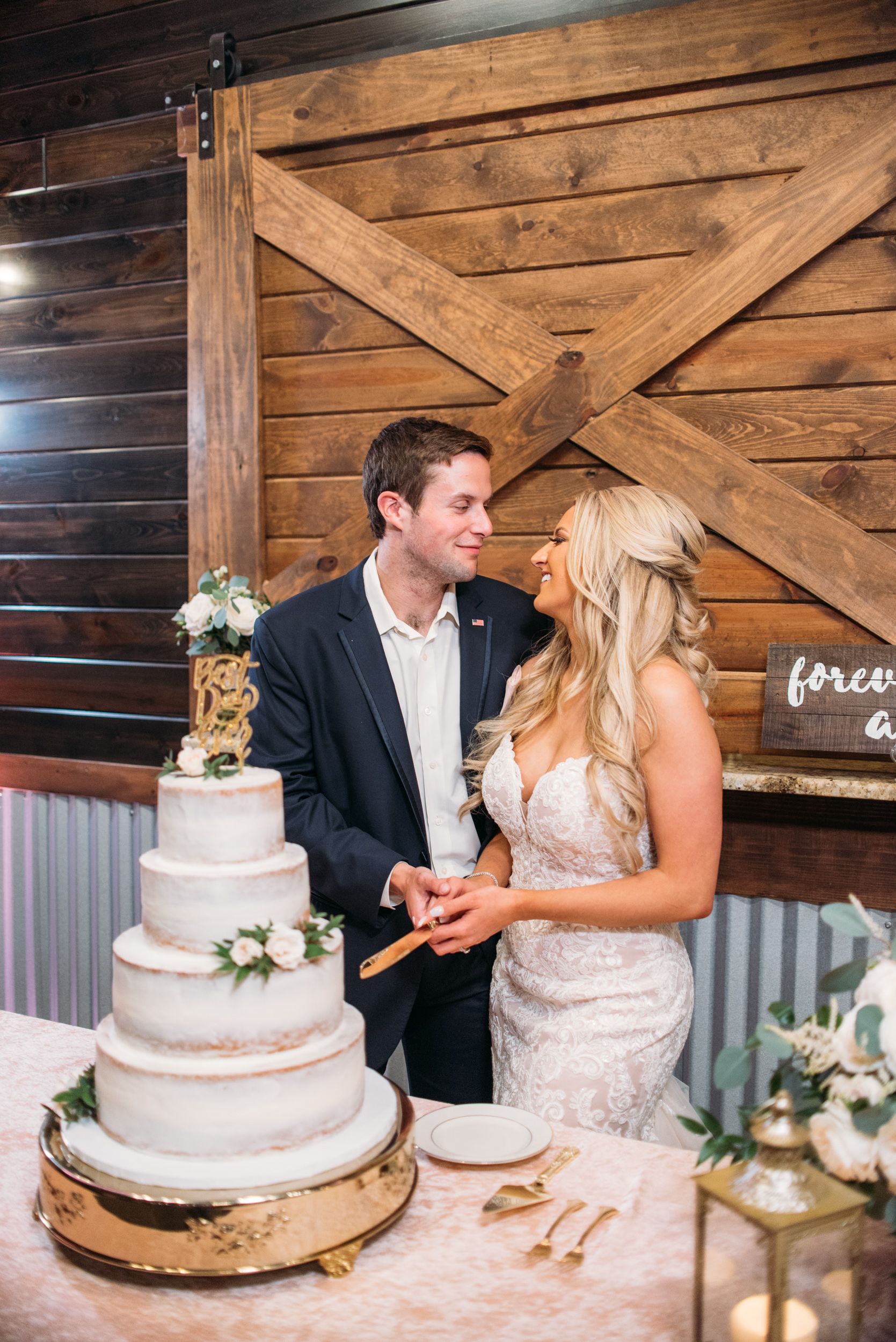 CollegeStation_WeddingPhotographer_PeachCreekRanch_065.jpg