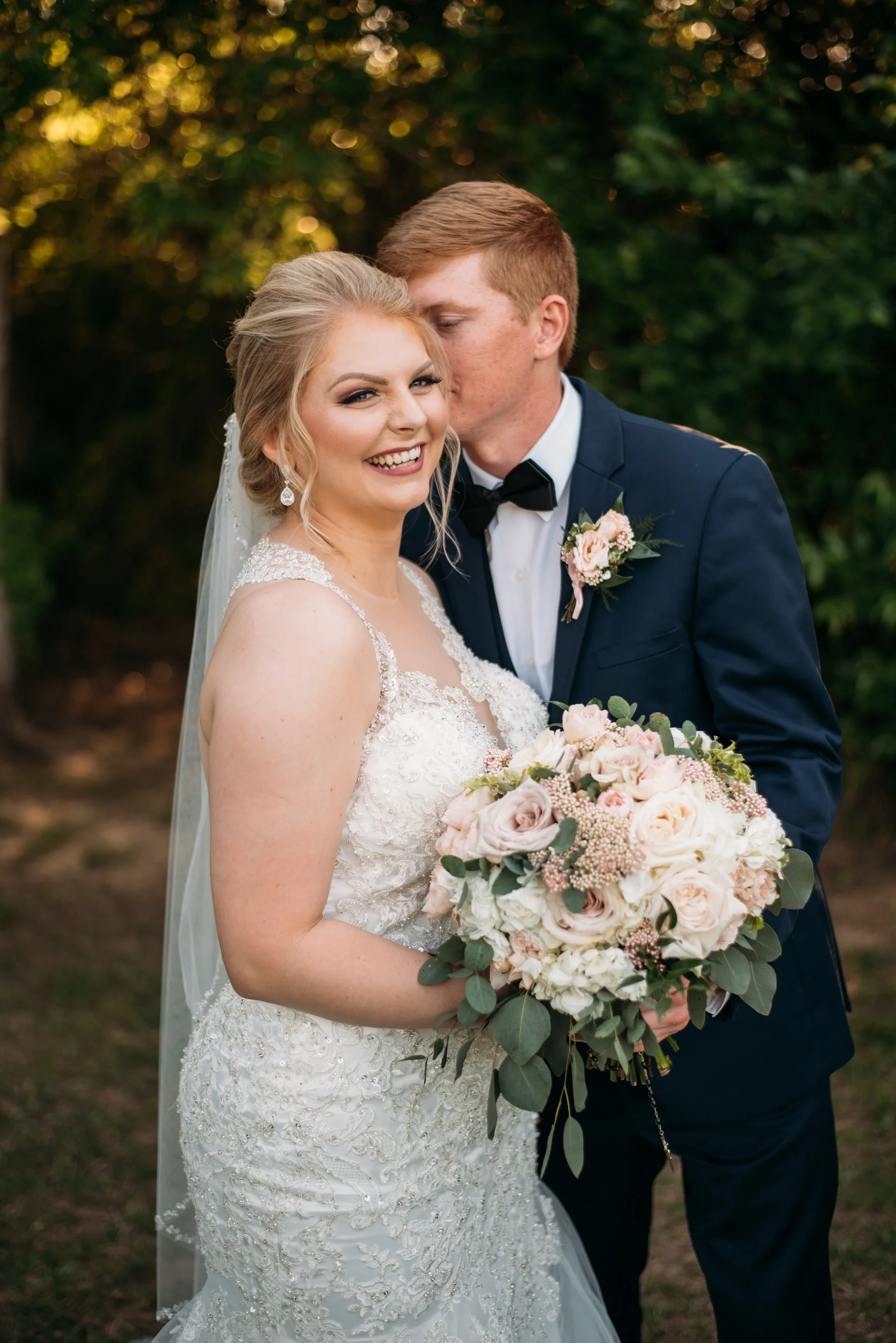 CollegeStation_WeddingPhotographer_DoubleCreekCrossing_0068.jpg
