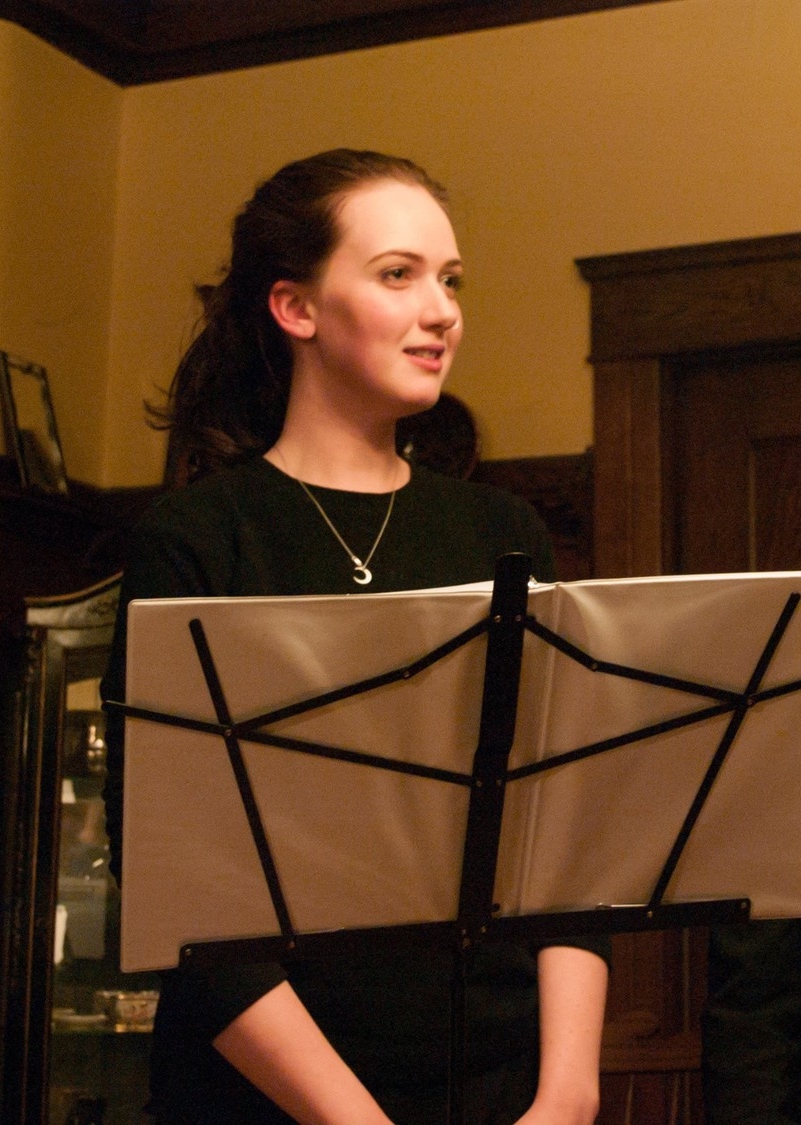 Monica using voice technique in "From the Sea to Somewhere Else", which she also wrote.