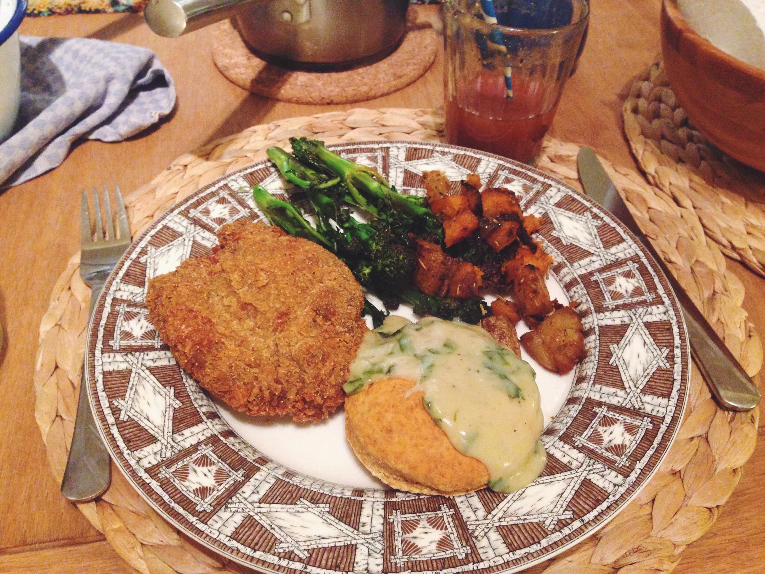 The most delicious thing I've eaten all year was fake meat. Breaded vegan chicken, biscuits and gravy by @yesitsallvegan, because it's not just about superfoods and Buddha bowls. 
