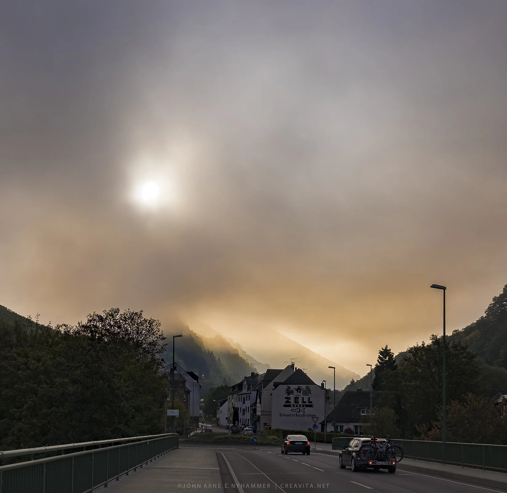 Zell Mosel i morgentåke