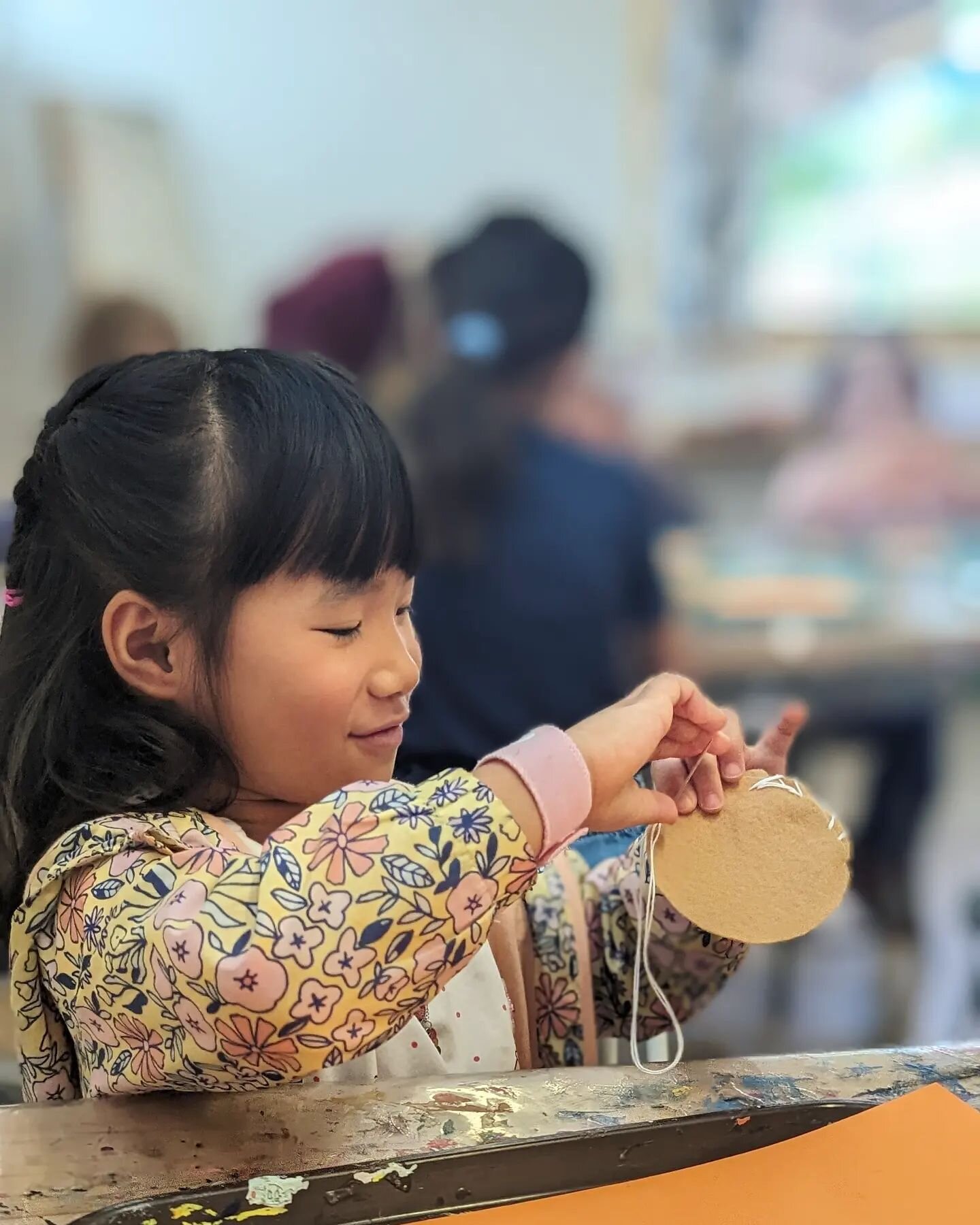 Sewn Cookies 🍪 in School Day Off Camp this morning was 💯

We love project planning ✨ This one was full of great technique and skill building, all while being an amazing process full of artists' ideas, vision, and creativity 🤌