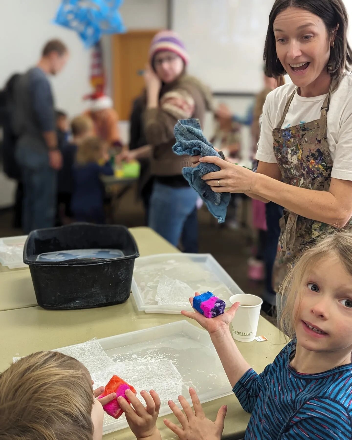 What a magical day of art making ✨

Thank you to @boulderlibrary @boulderlibraryfoundation and the team at Meadows Library for putting on such wonderful events! We love being a part of them 💫
.
.
.
.
#tinkerartstudio #tinkermobile #holidaymakeandtak