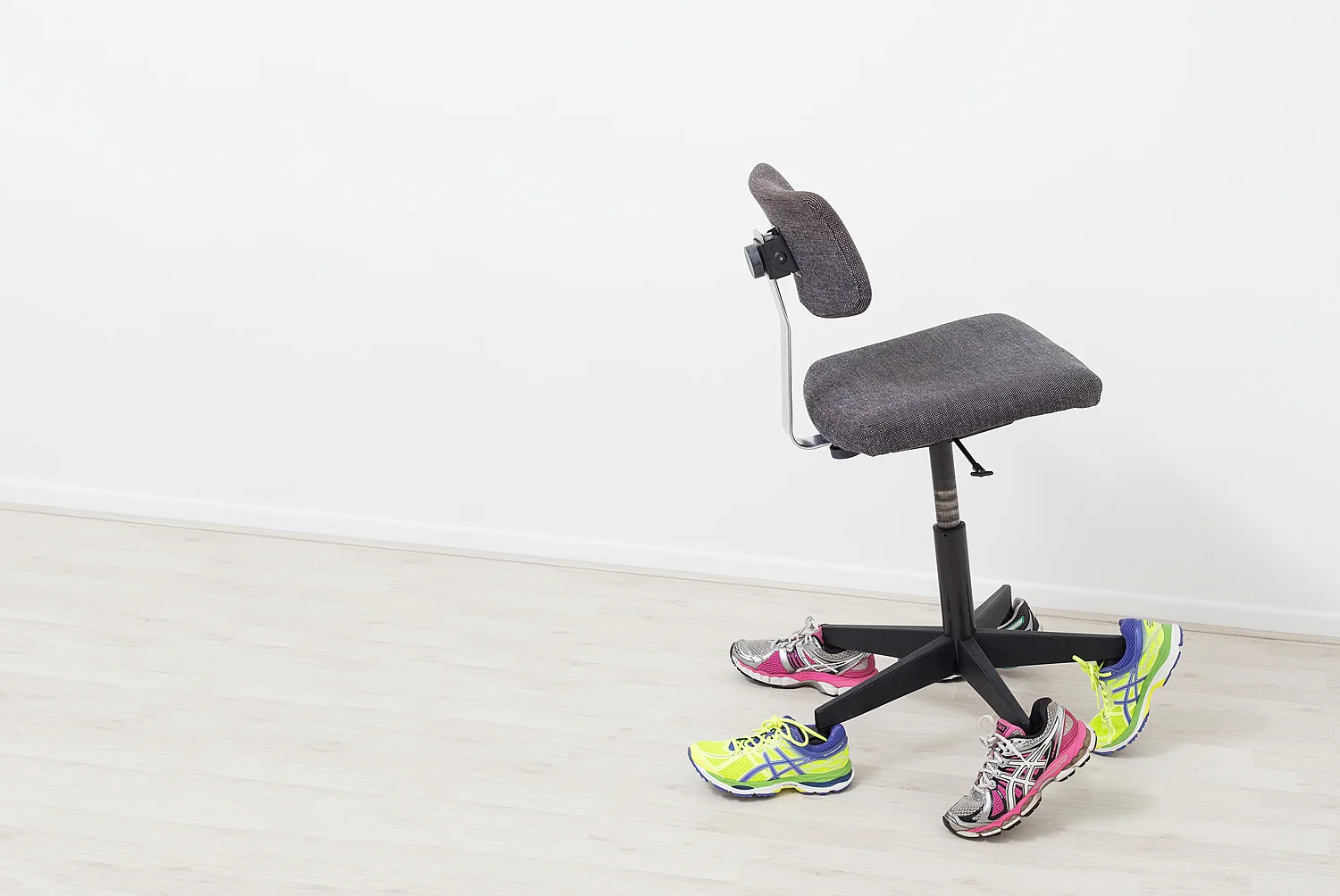 DM_Magazine_Monique_Bröring_Walking_Chair.jpg