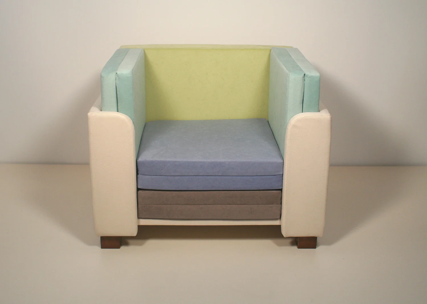 front_view-kidschair.jpg