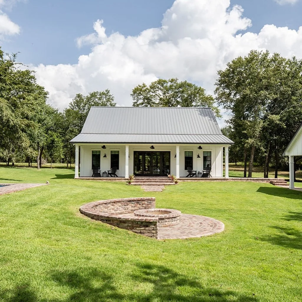🚧 From guest house to garage to dream home. 

The Heirloom Project in Independence, TX was built in stages, each step carefully designed around family, heritage, and future memories. 🔗 Read more of their story on our blog: [link in bio]

✨ Proof th