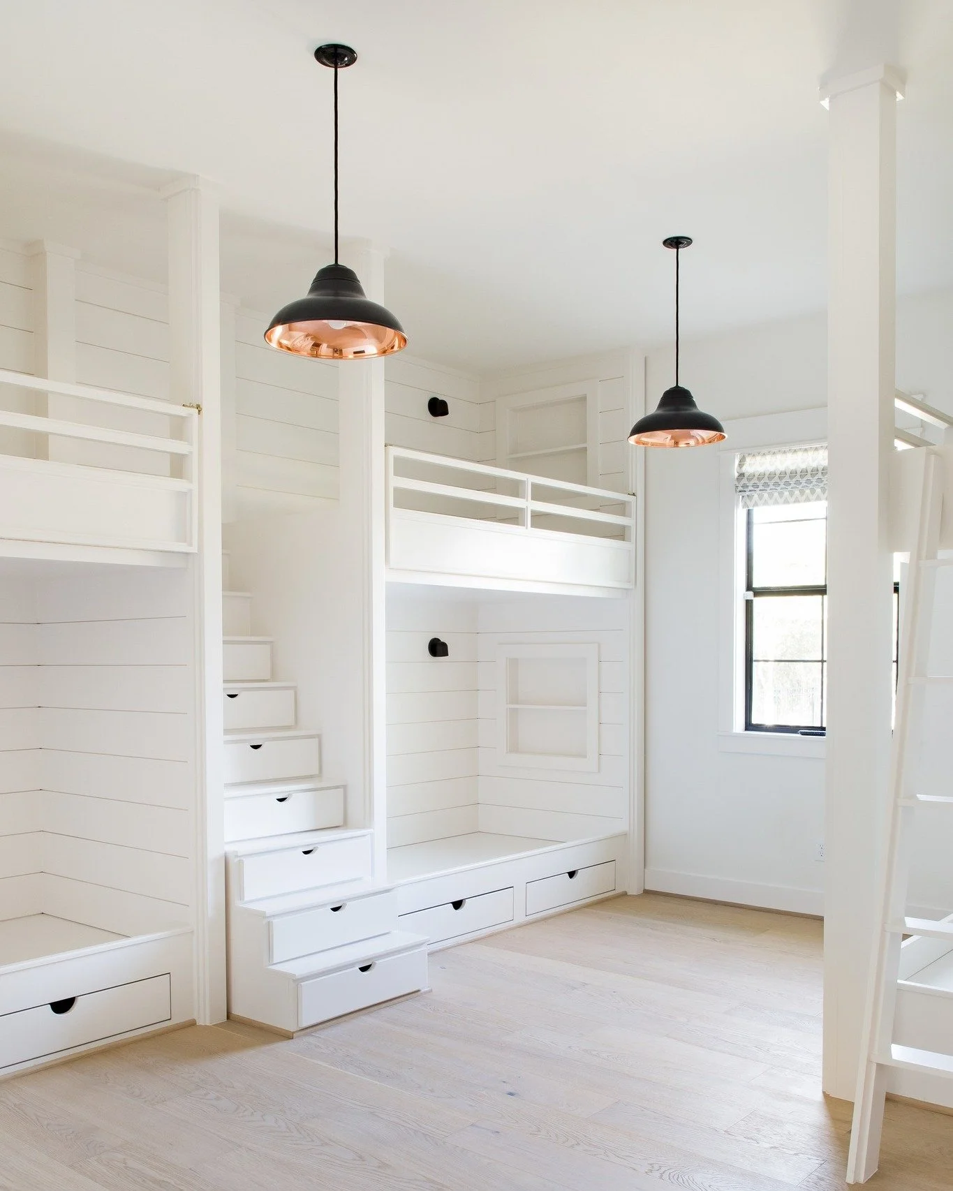 ✨Where sweet dreams and smart design meet. Our custom bunk rooms are made for sleepovers, cousin weekends, and creating memories!

Photography @gracelairdphotography 

#texasbuilder #customhomebuilder #willmarkhomes #homesweethome #brenhamtx #bellvil