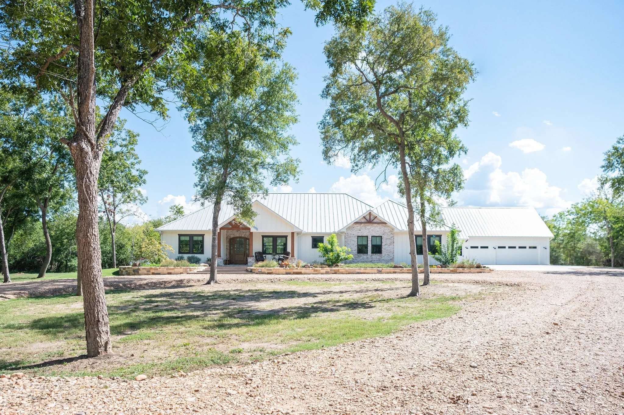 New on the blog! Modern Farmhouse vs. Modern Ranch: Which Style Suits You Best?

See the link in our bio for the blog!

#modernfarmhouse #modernranch #designbuild #texasbuilder #brenhamtx #chappellhilltx #roundtoptx