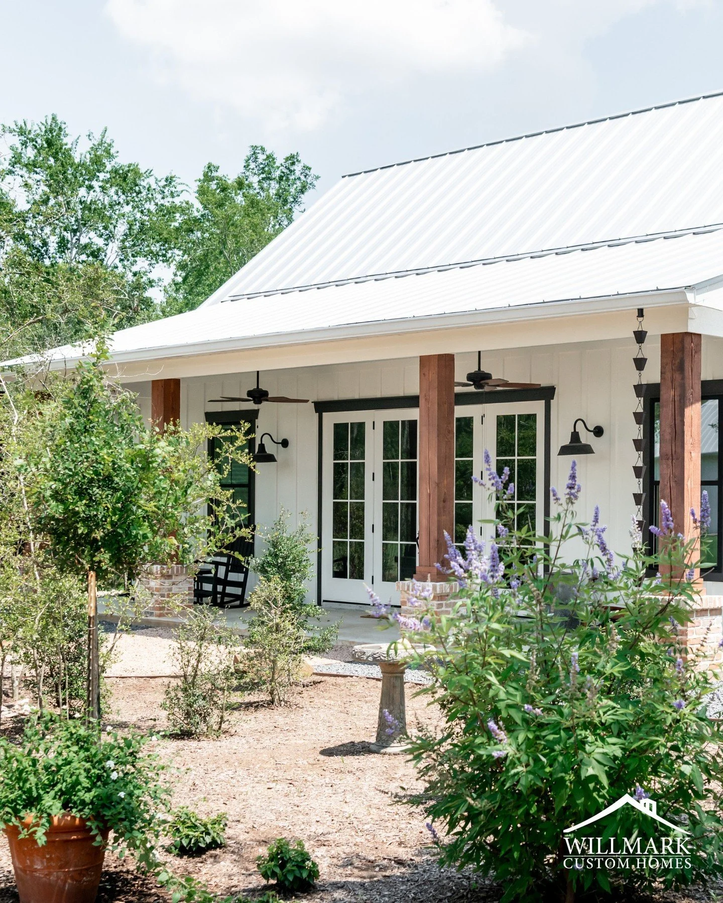 ✨Saturday Spotlight: The Fleetwood Bunk House
A guest home should feel welcoming the moment you step inside. This one was designed to do exactly that, from floor to ceiling.

#willmarkhomes #customhomebuilder #dreamhome #modernliving