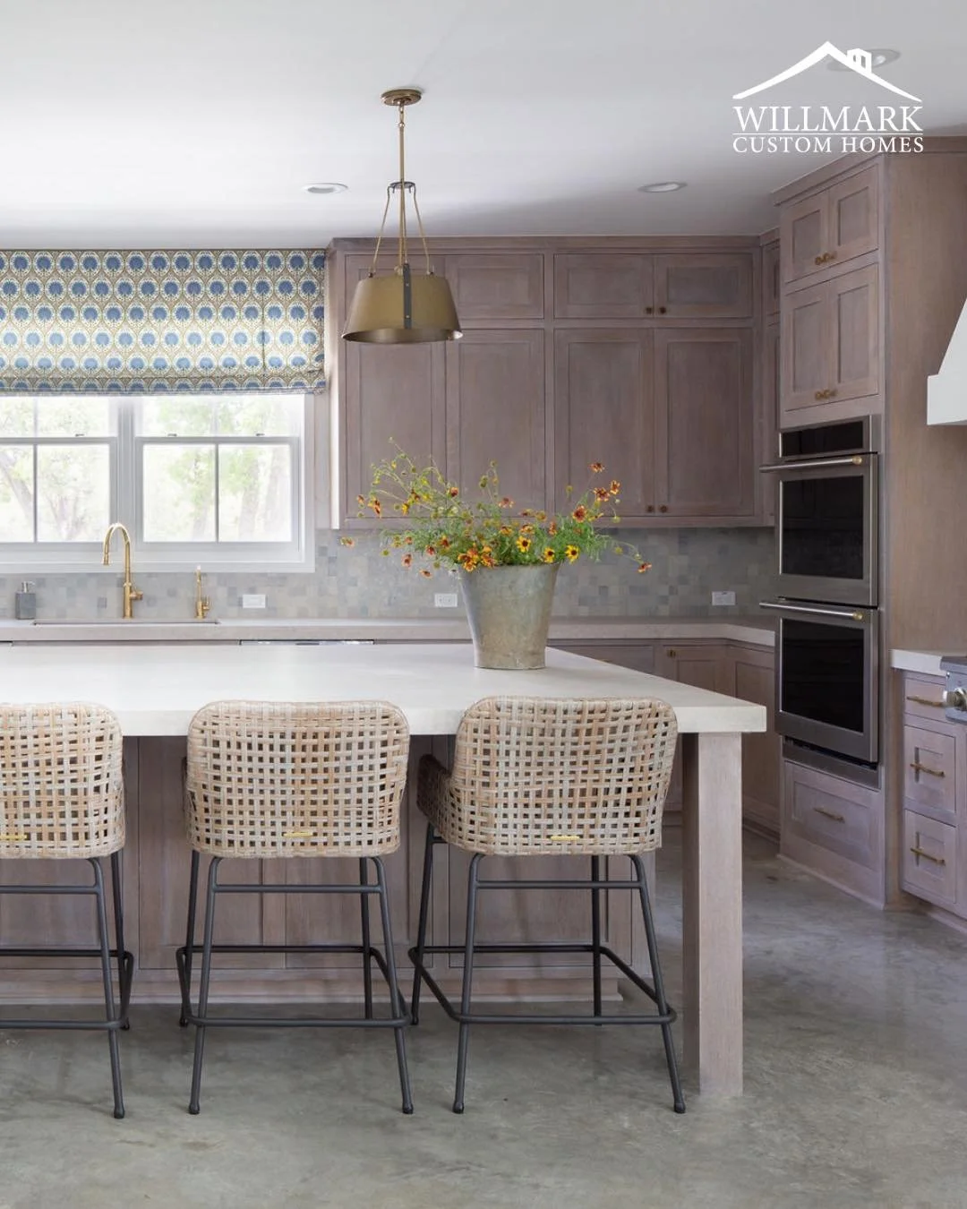 From slow coffee moments to late-night conversations around the island, this space is designed for gathering, creating, and living beautifully every day. Learn how to create your space, check out the link in our bio! 🍴

#willmarkhomes #customhomebui