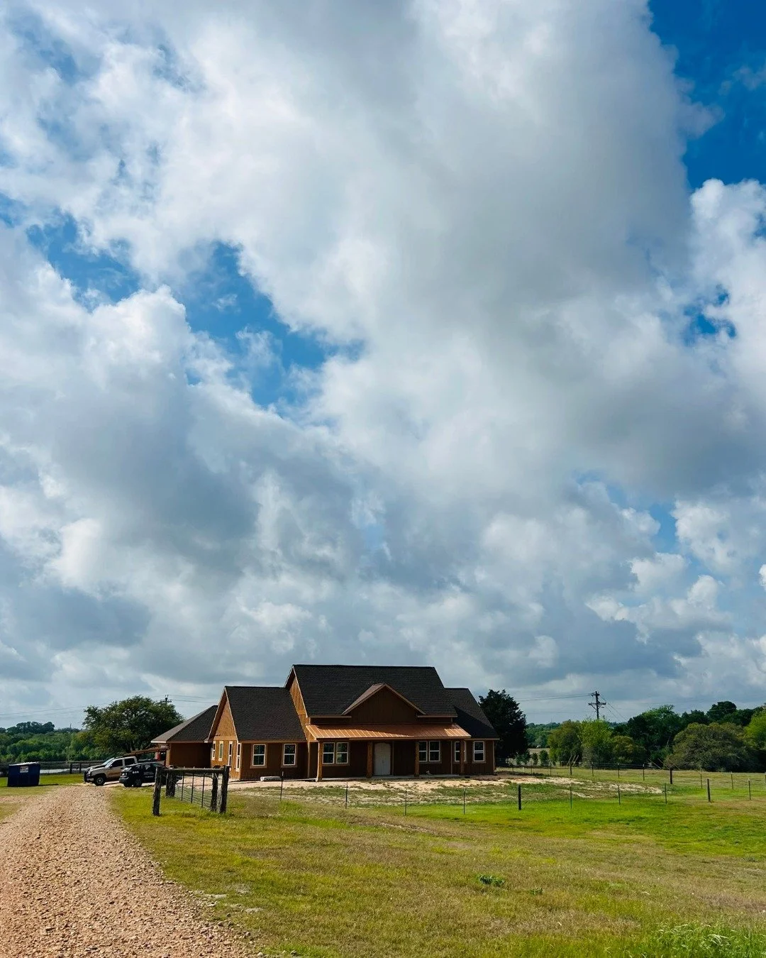 Willmark in the Works: The Ponder🤎 Where rustic charm meets wide Texas skies and a place to call home.

#willmarkhomes #customhomebuilder  #dreamhome #modernliving #customhome #willmarkintheworks #demoday