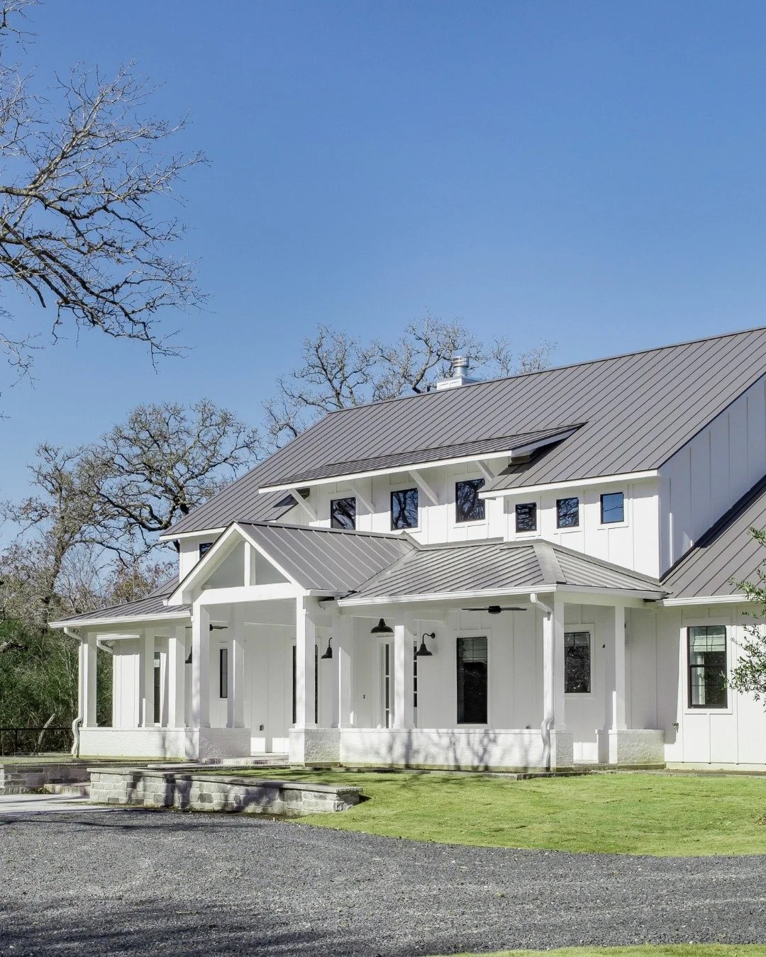 Saturday Spotlight: Antler Creek Farmhouse 🤍🌿
Where timeless farmhouse charm meets modern comfort, this home is designed for everyday living and effortless style. From open, inviting spaces to thoughtfully crafted details, every inch feels warm and