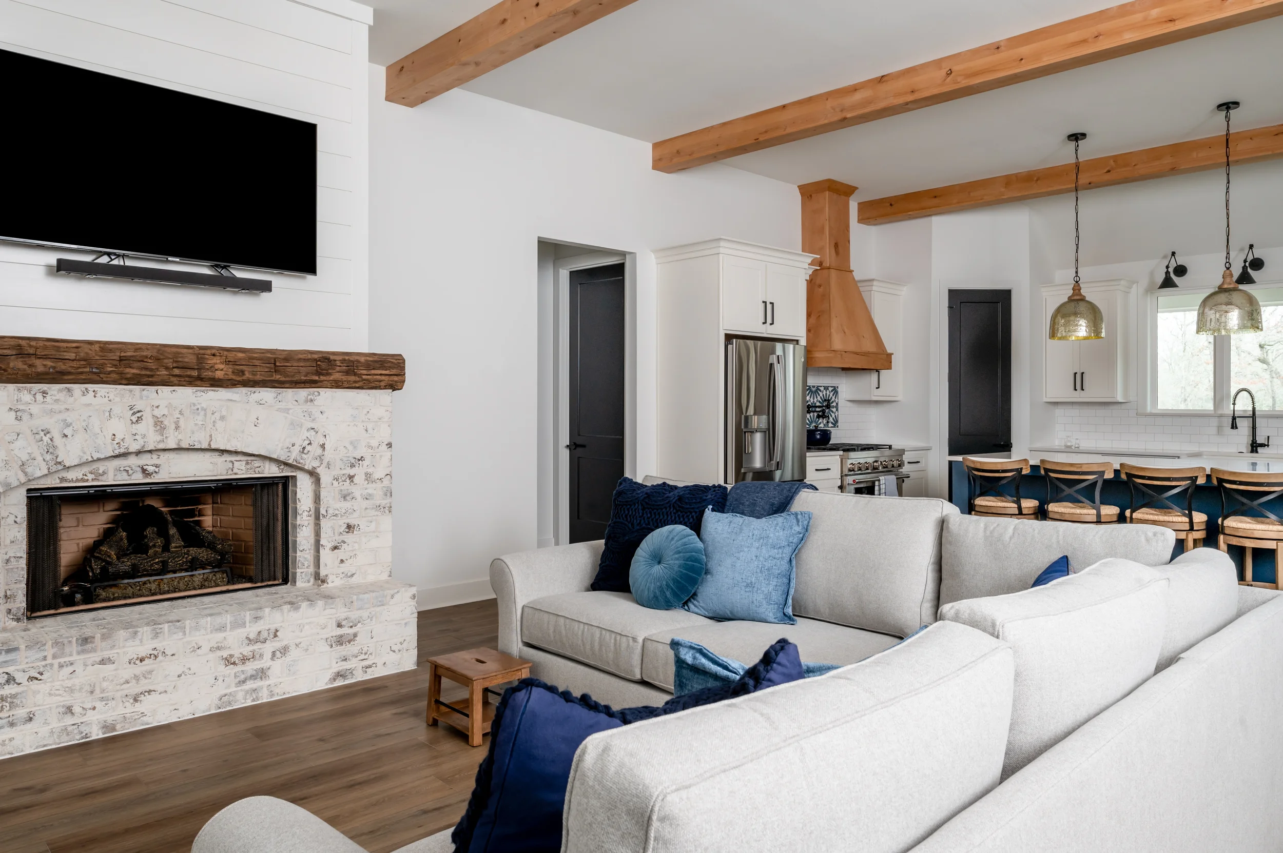 Home construction milestones during the custom home building process