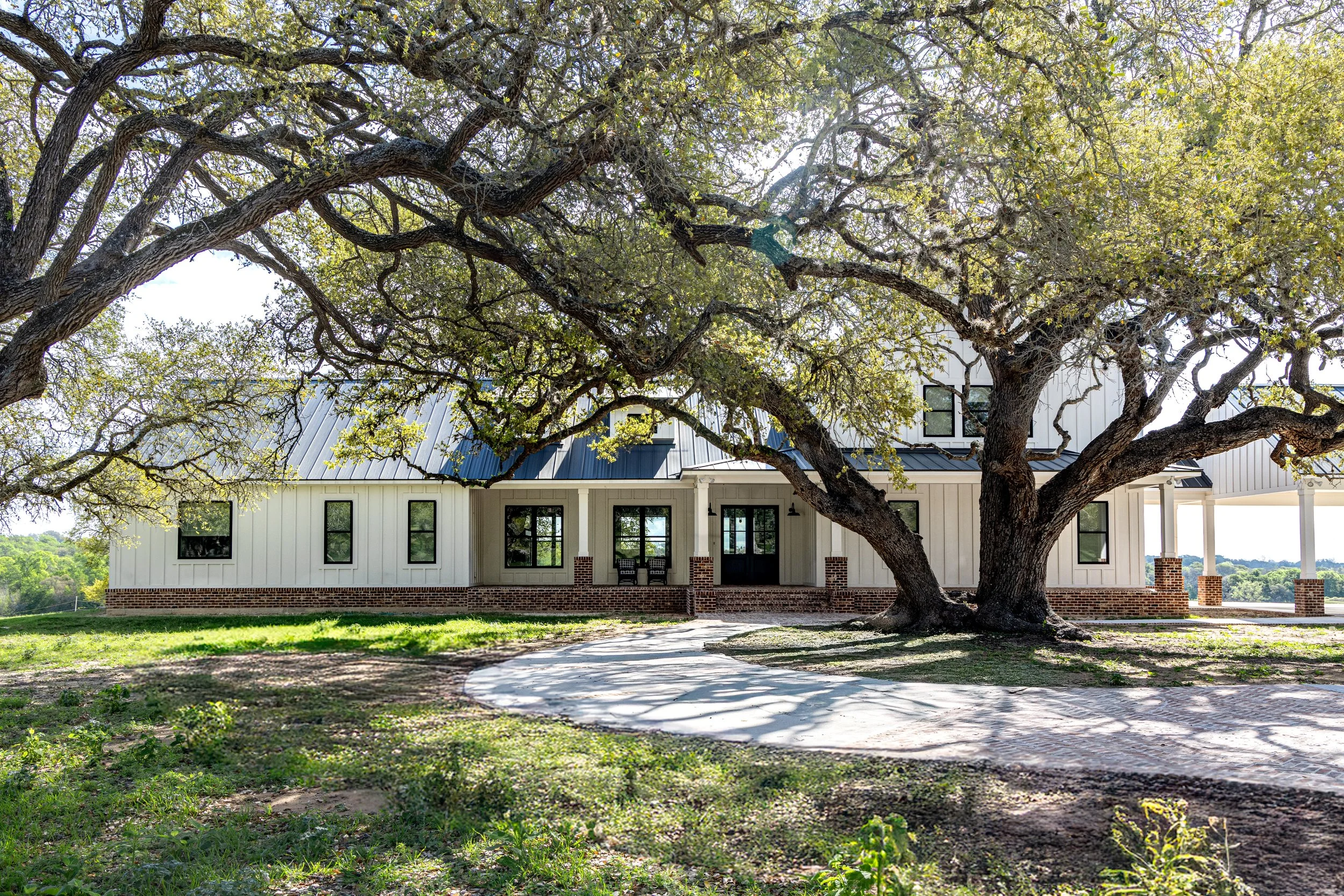 The Scattered Oaks Ranch