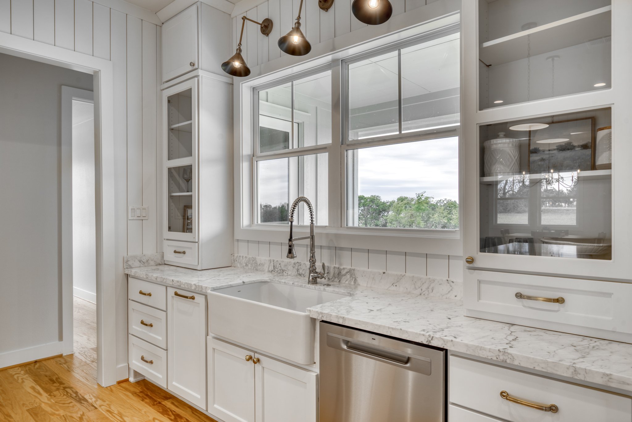 19-KITCHEN.jpg