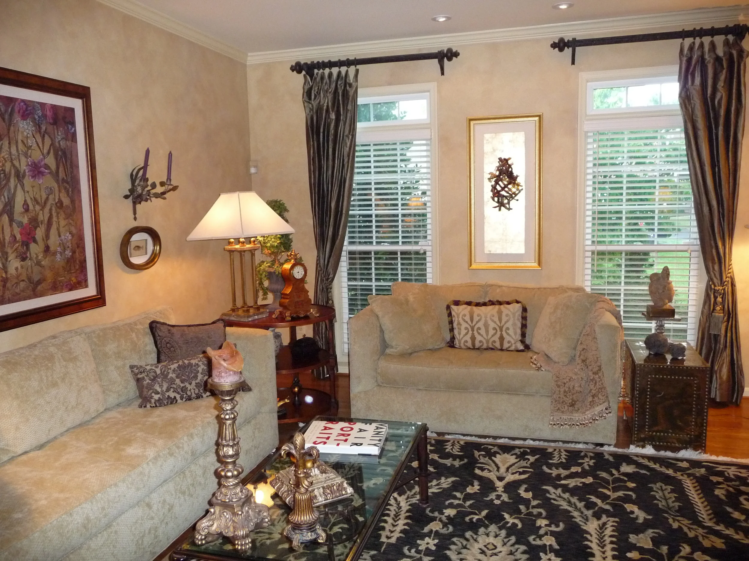 Lori's Living Room (Windows).jpg