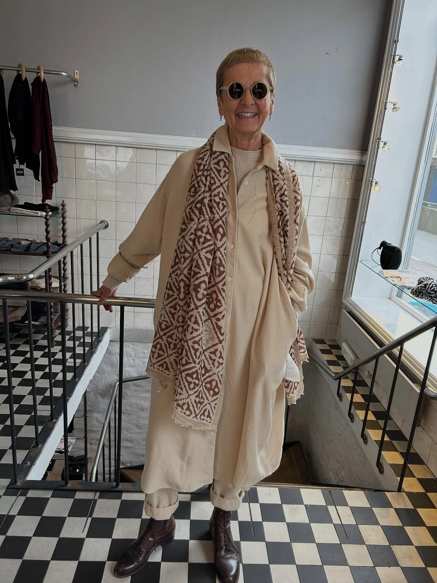 Supert antrekk fra ORSAN CASEY/CASEY  i cashmere/ull . Sjal i cashmere fra Friendly Hunting 🍁🍁🍂🍂🍁🍂🍁