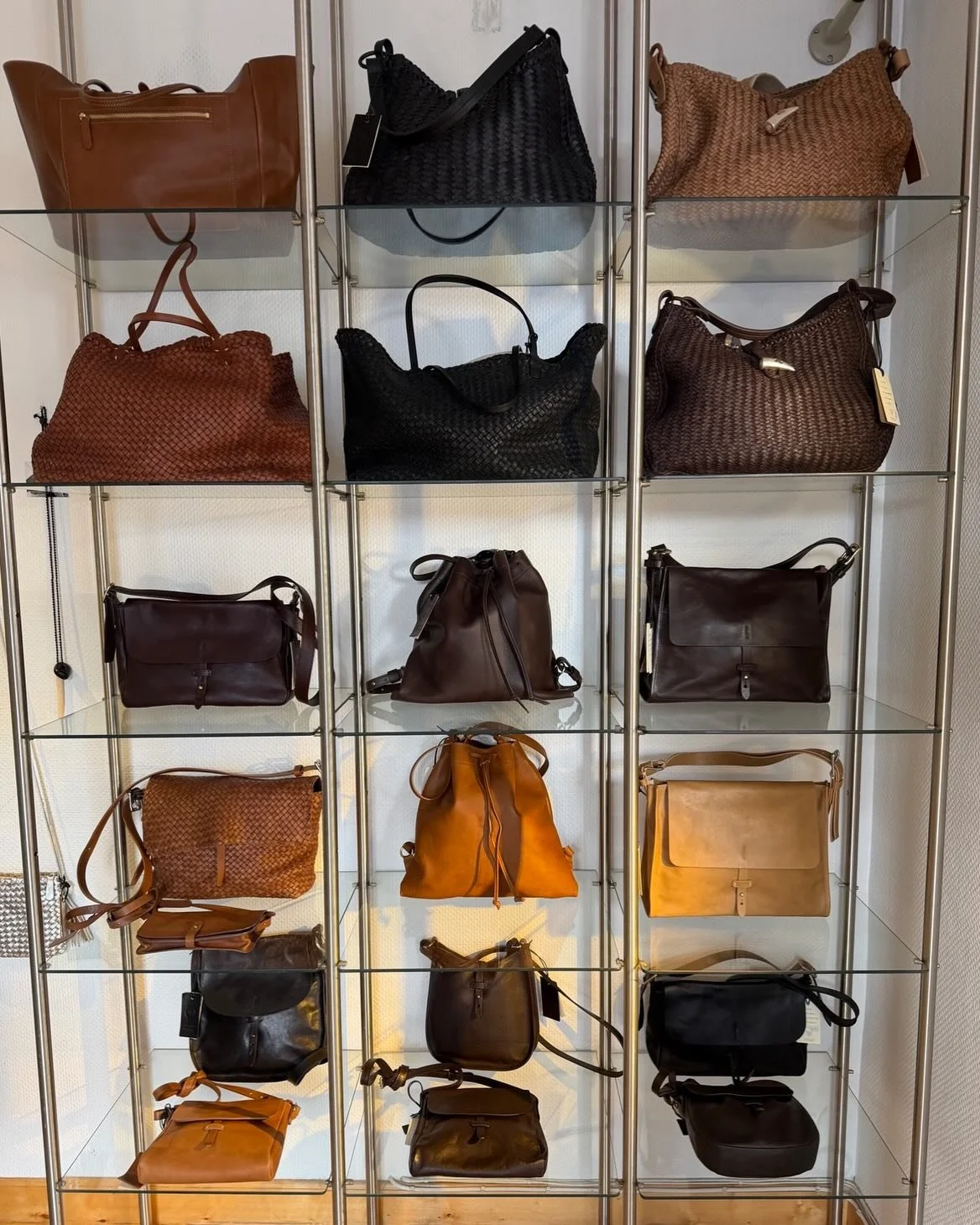 V&aring;ren er i endelig i anmarsj og vi har f&aring;tt inn de vakreste vesker fra MASSIMO PALOMBA 🌷