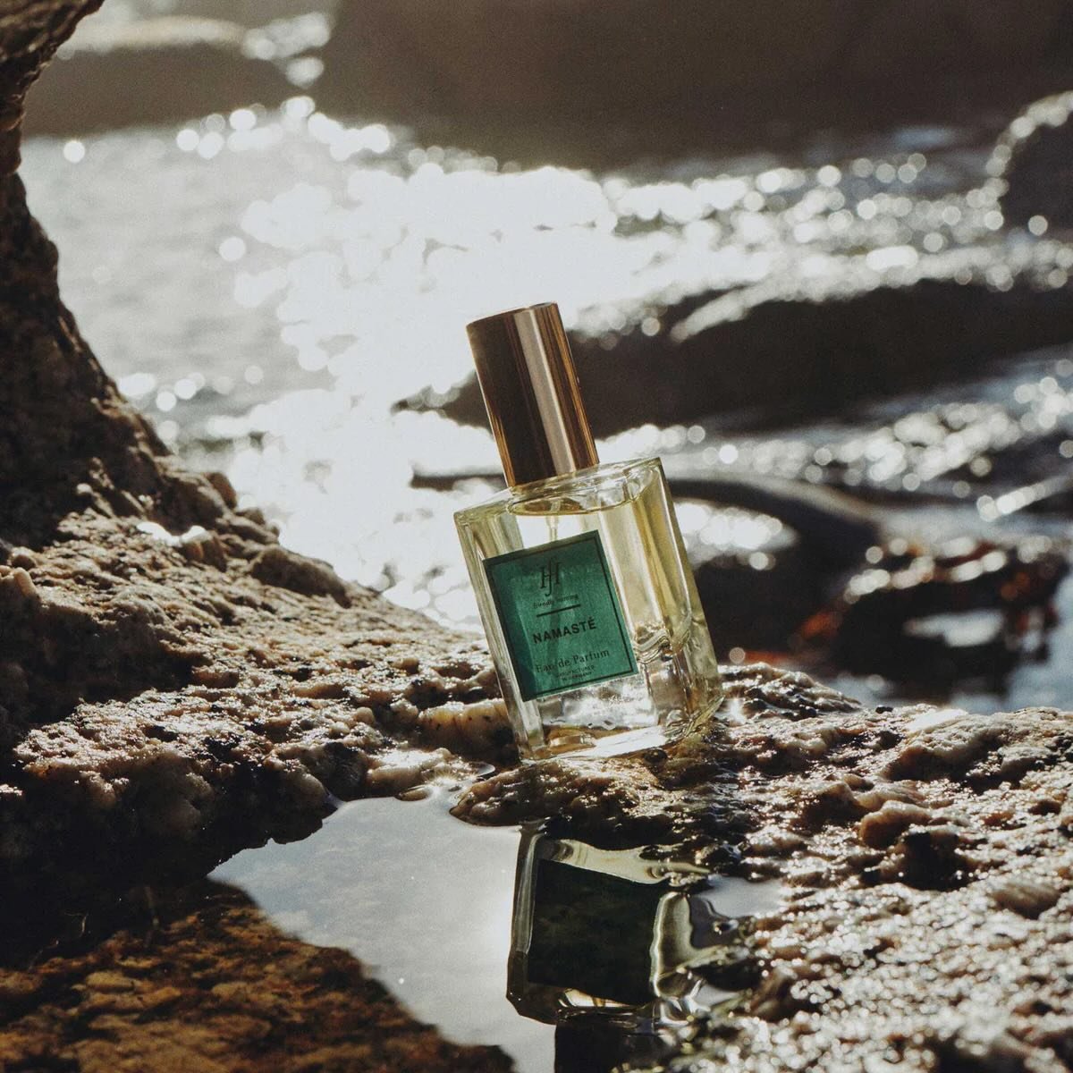 Namast&eacute; - vi har f&aring;tt manges favoritt parfyme tilbake p&aring; lager 💫🙏🏻

Friendly Hunting beskriver duften Namast&eacute; som:
&laquo;A soft fragrance with a special texture that can be understood as a soothing greeting. So adaptable