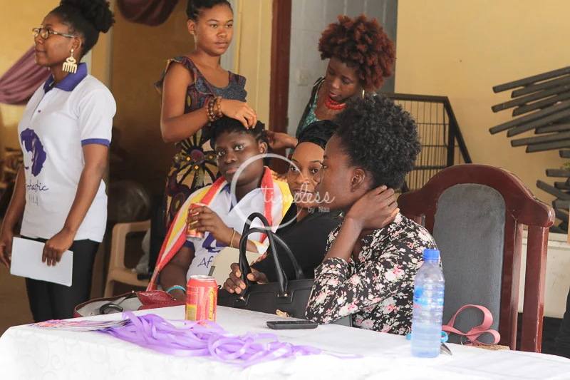 Registeration point with Laurie Frempong rocking her twist out.