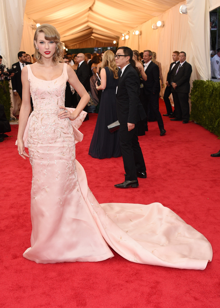 Taylor Swift in Oscar de la Renta