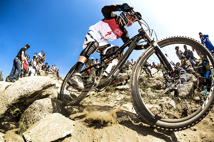 ti_peng_photography_downhill_pro_grt_specialized_29er.mitch ropelato.jpg