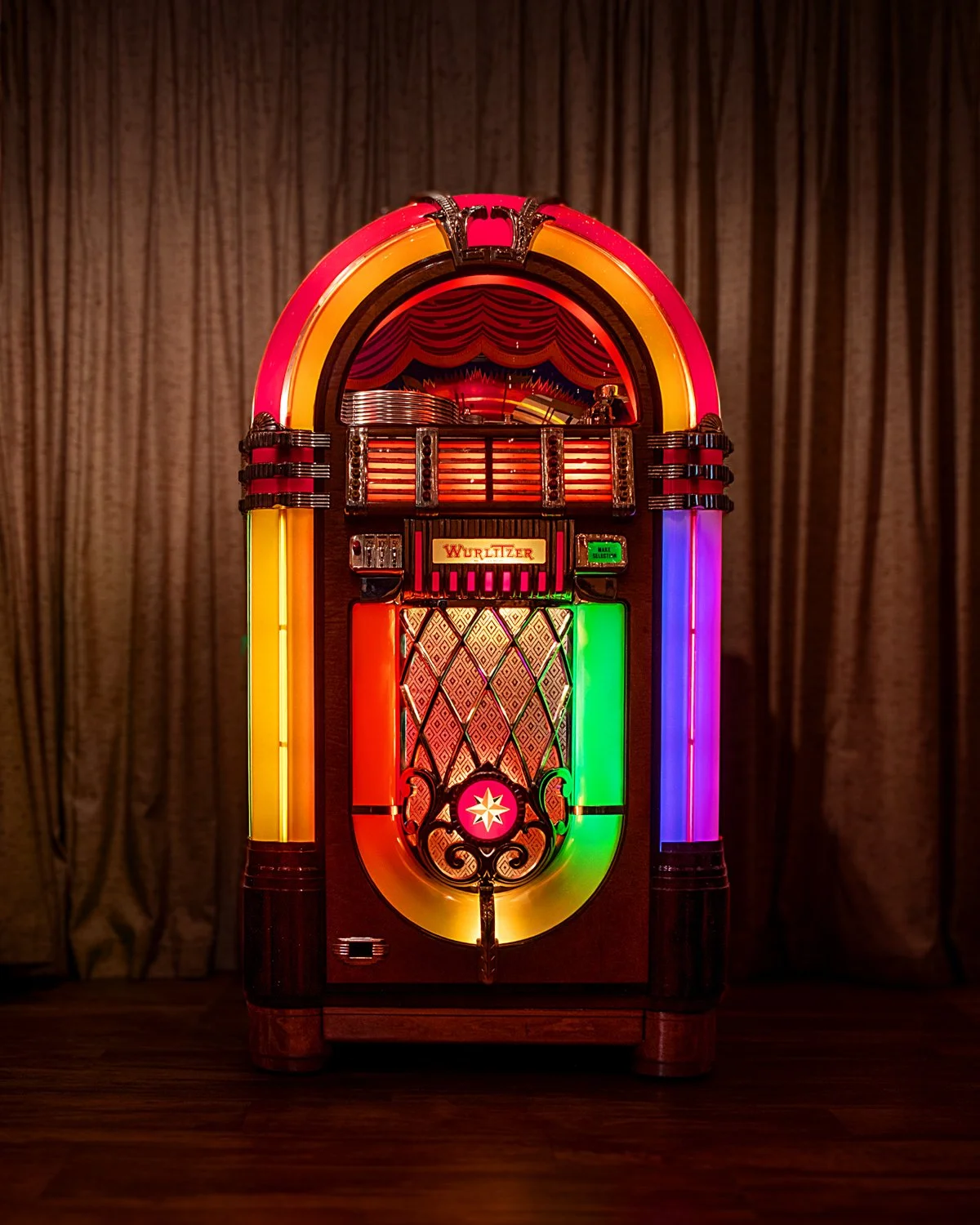 1946 Wurtlitzer - featured in Sept/Oct 2025 print issue of Smithsonian Magazine