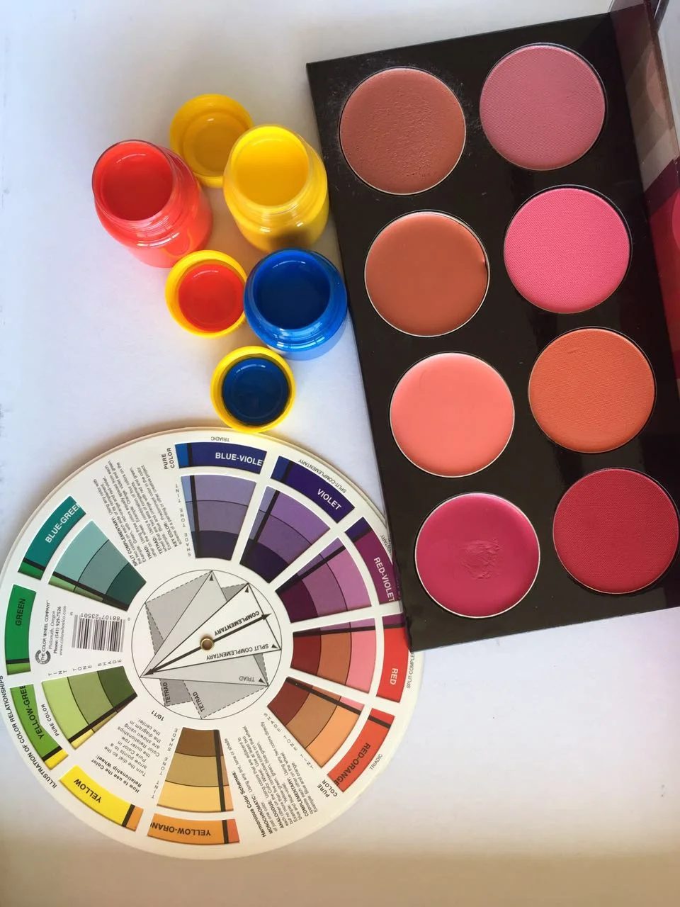 COLORIMETRIA NA MAQUIAGEM - COM CHLOÉ GAYA