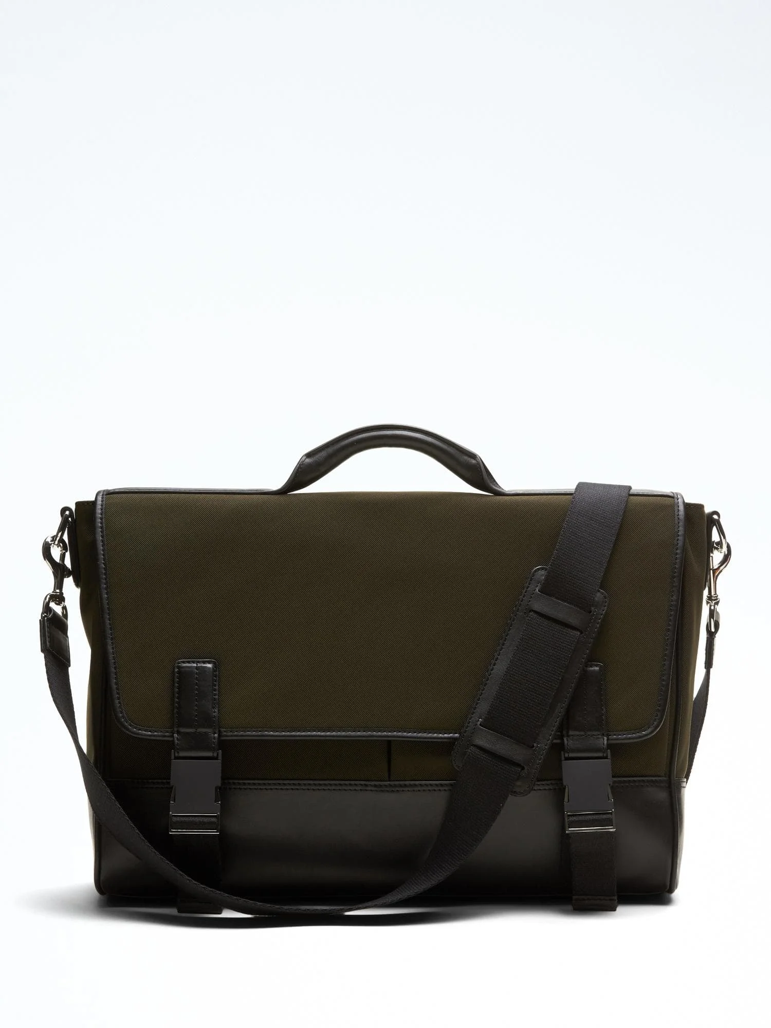 nylon messenger.jpg