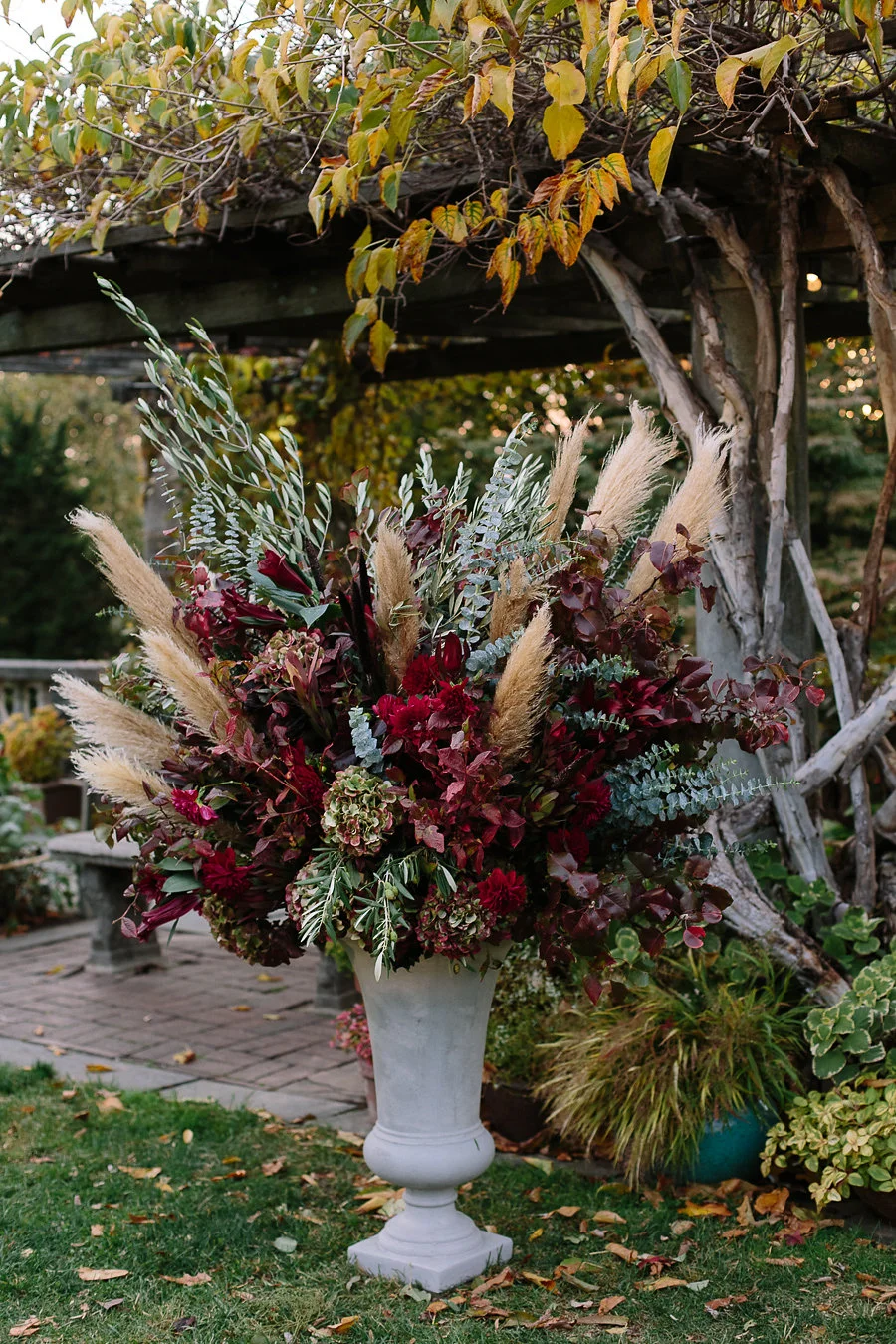 Autumnal wedding at Wave Hill in Le Bronx.
