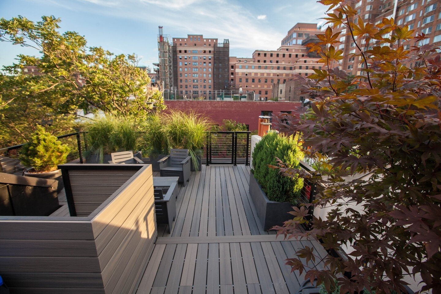 When you need need a little fresh air...⁠
.⁠
.⁠
.⁠
#nyc #nyclandscape #nycoutdoors #nycgreenspace  #sustainablelandscapes ⁠#urbangarden #rooftopgarden #nycgarden #brooklyngarden⁠